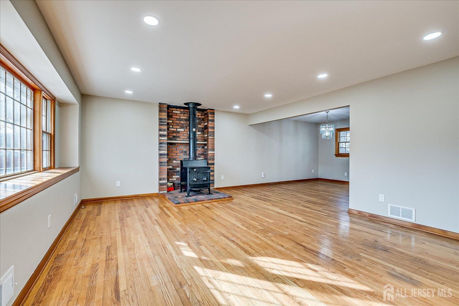 17 Cody Avenue Image 4