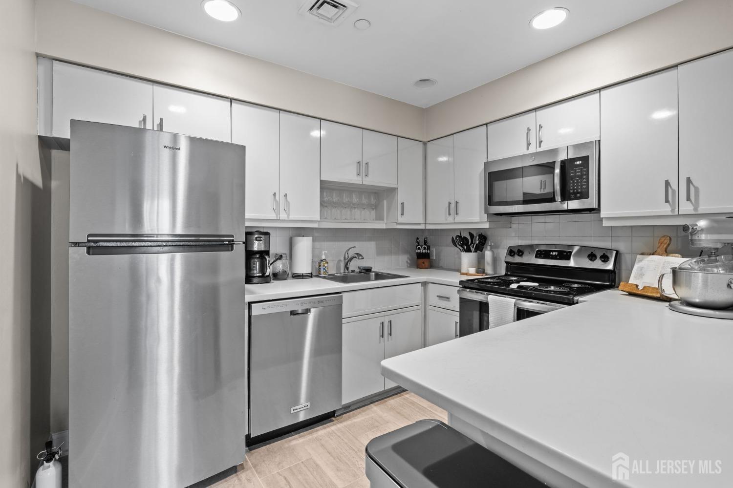 100 Shearwater Court 31, Jersey City, NJ, 07305 image 19
