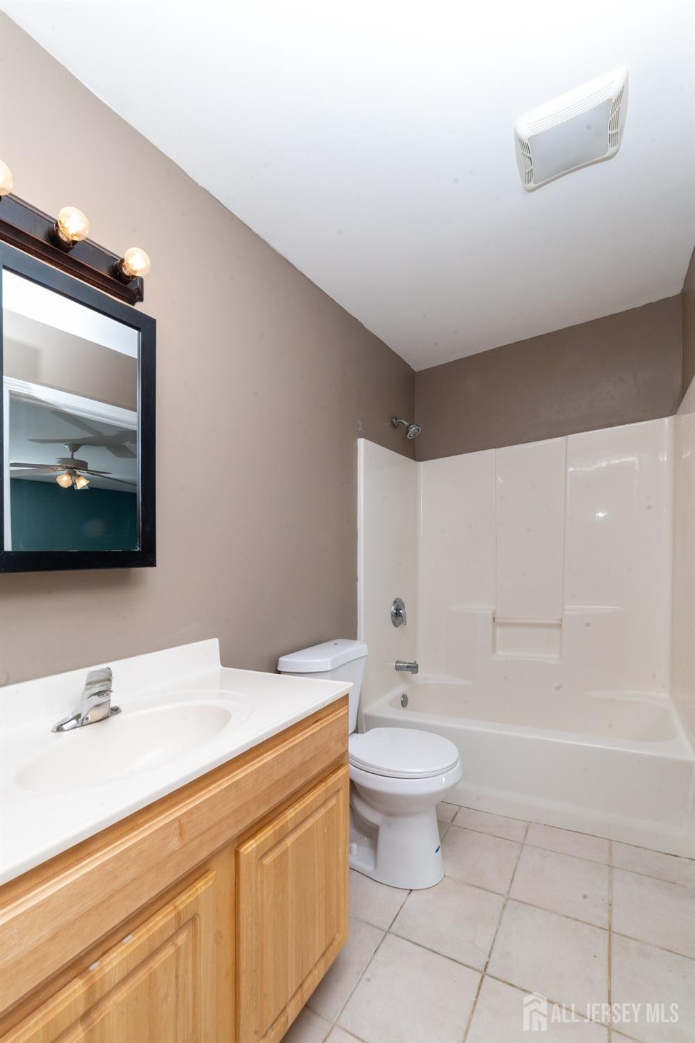 636 Woodland Avenue, Old Bridge, NJ, 08879 image 26
