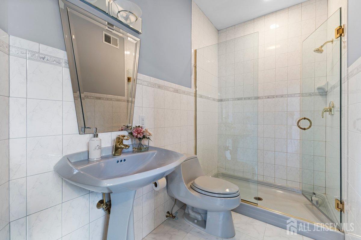 818 Holmdel Road B, Holmdel, NJ, 07733 image 13