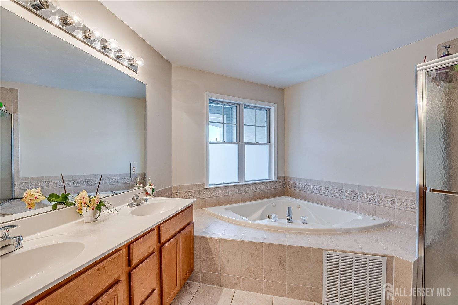89 South Shore Drive, South Amboy, NJ, 08879 image 39