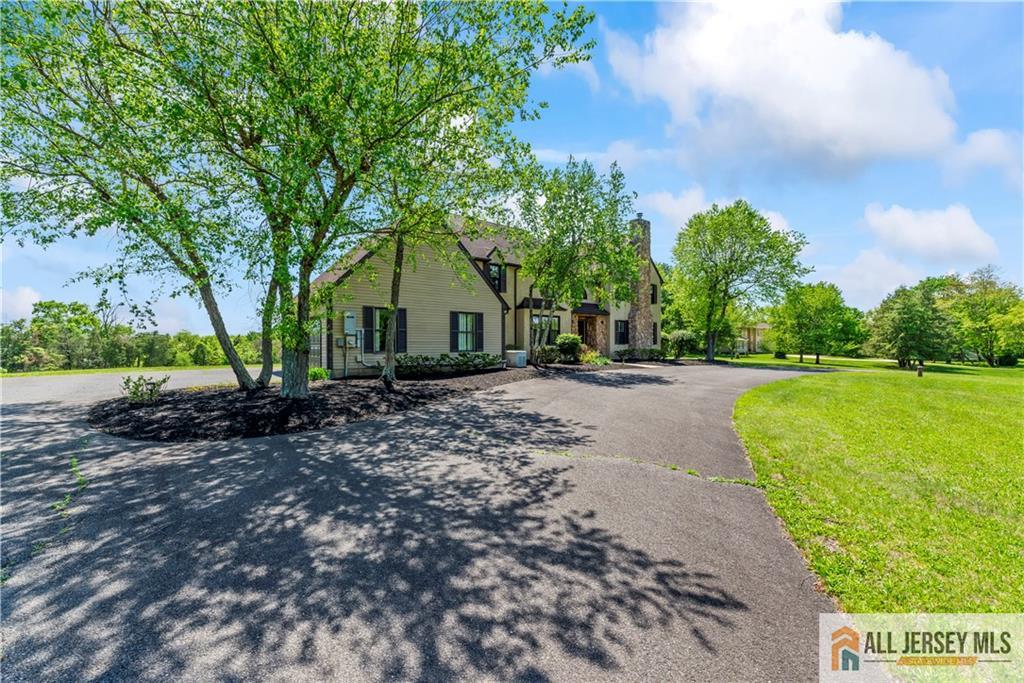 6 Miller Farm Road Image 3