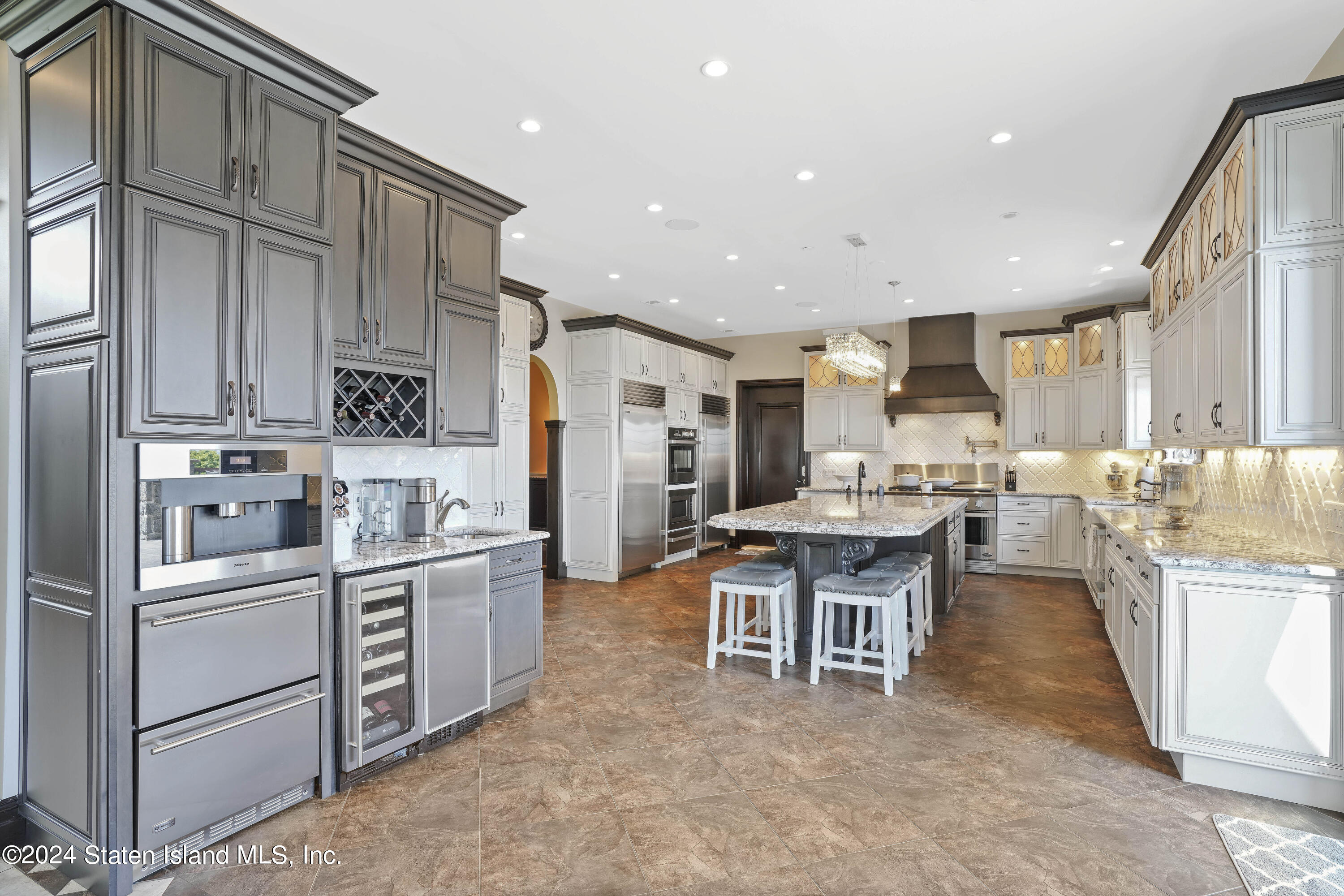 68 Signal Hill Road, Staten Island, NY, 10301 image 12