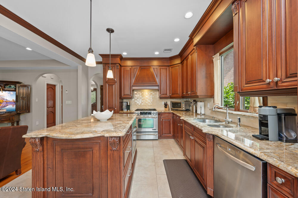 191 Finlay Street, Staten Island, NY, 10307 image 12