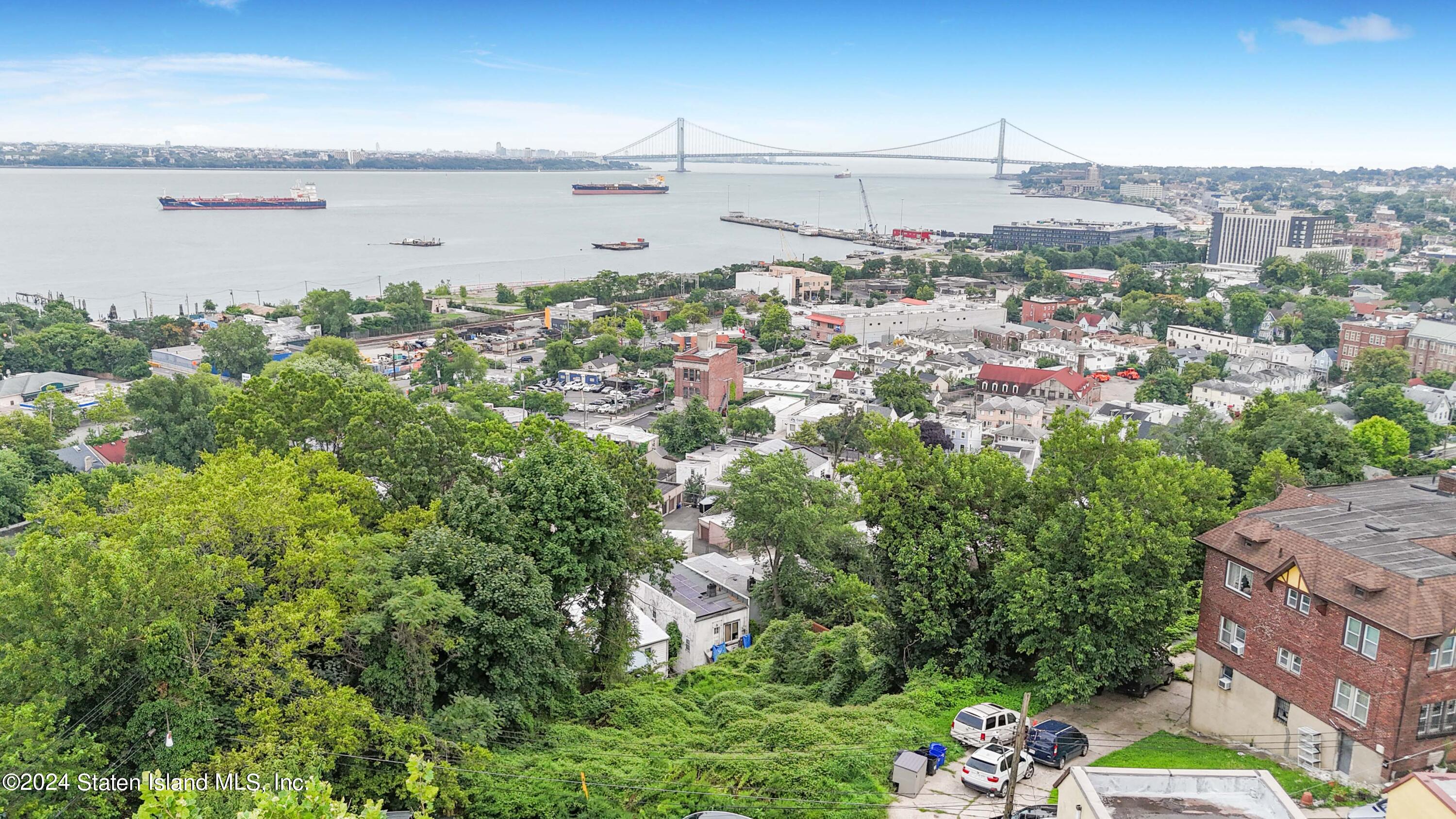 47,49 Tompkins Circle, Staten Island, NY, 10301 image 6