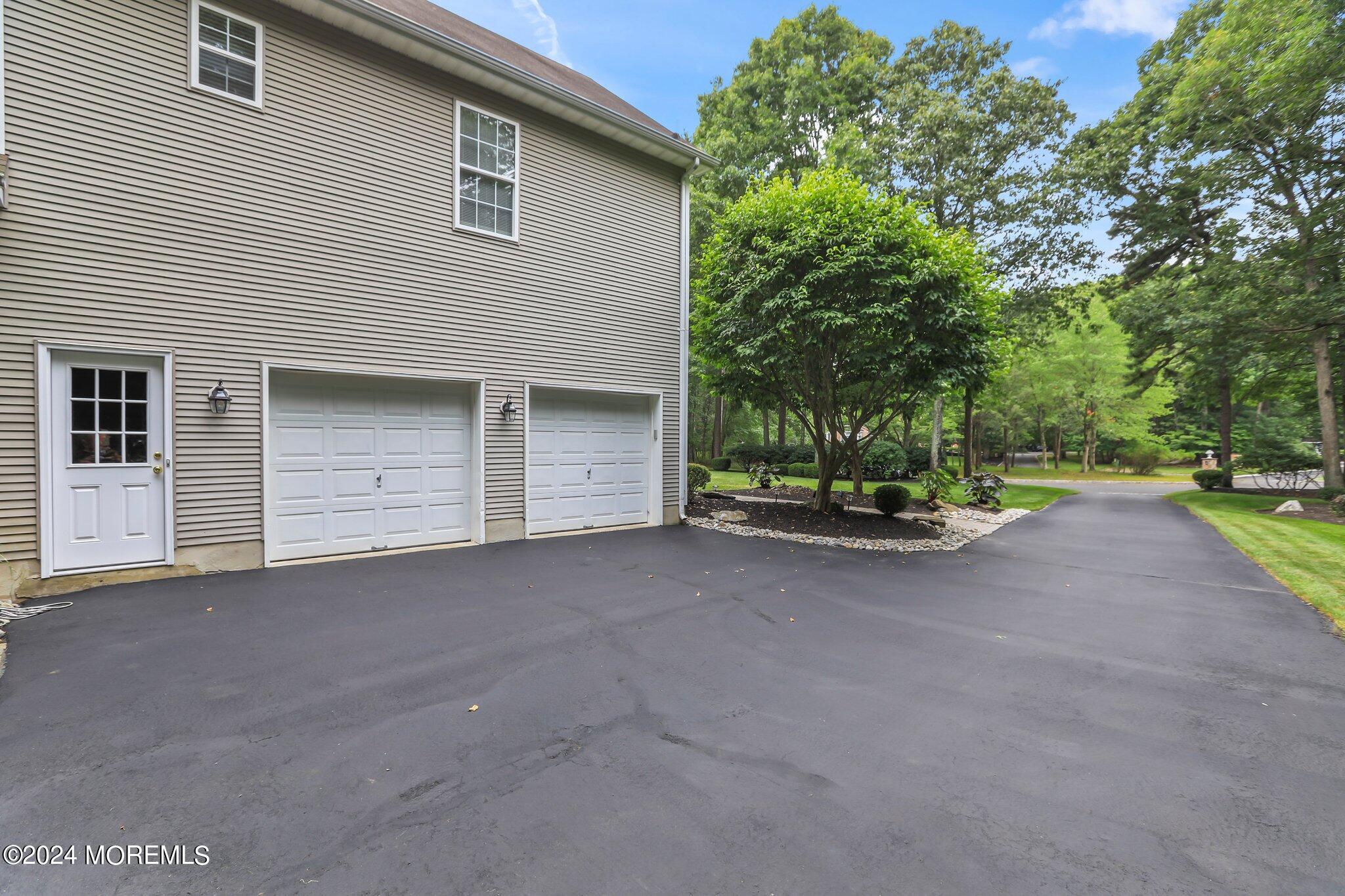 8 Iroquois Court, Colts Neck, NJ, 07722 image 45