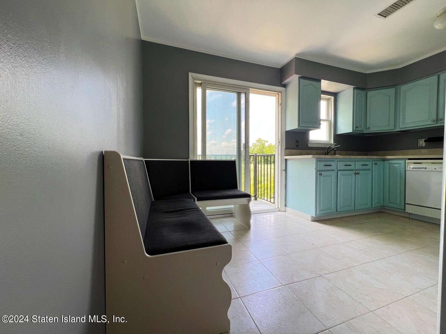 55 Crestwater Court, Staten Island, NY, 10305 image 9