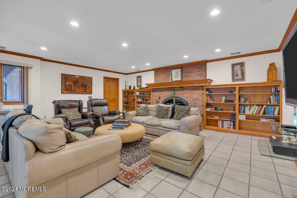 39 Seven Oaks Circle, Holmdel, NJ, 07733 image 6