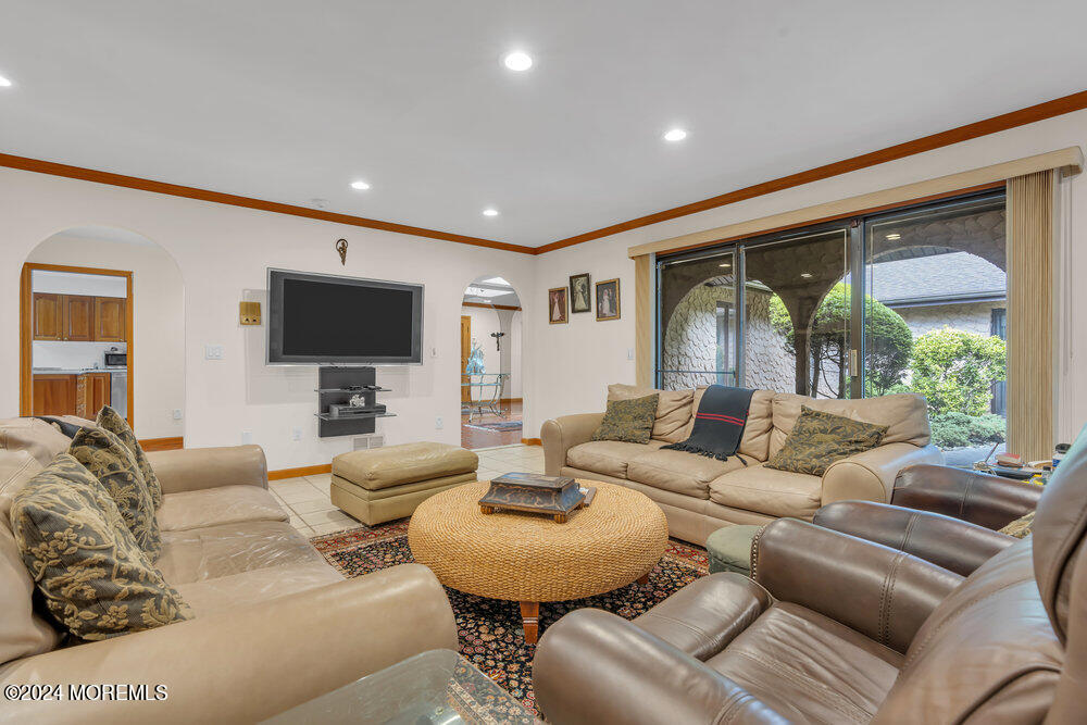39 Seven Oaks Circle, Holmdel, NJ, 07733 image 7