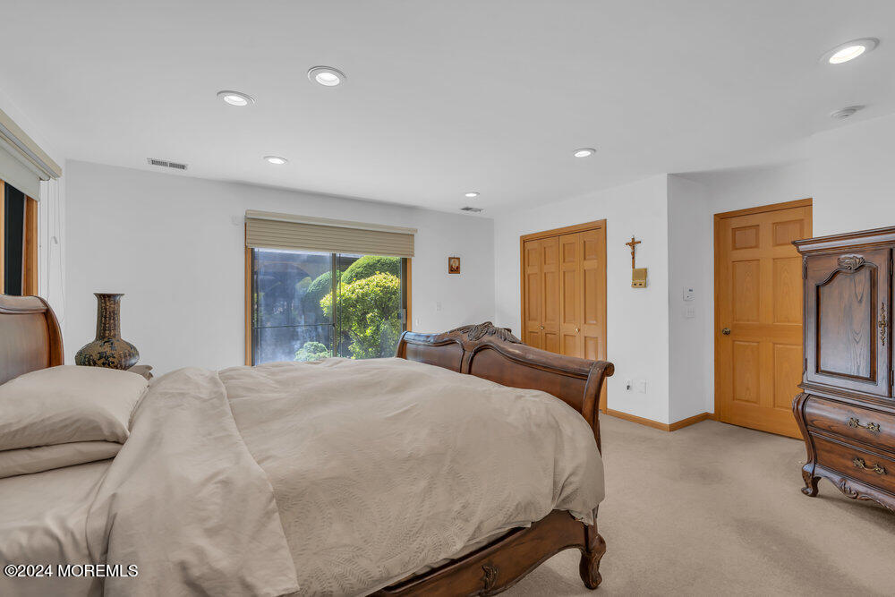 39 Seven Oaks Circle, Holmdel, NJ, 07733 image 17