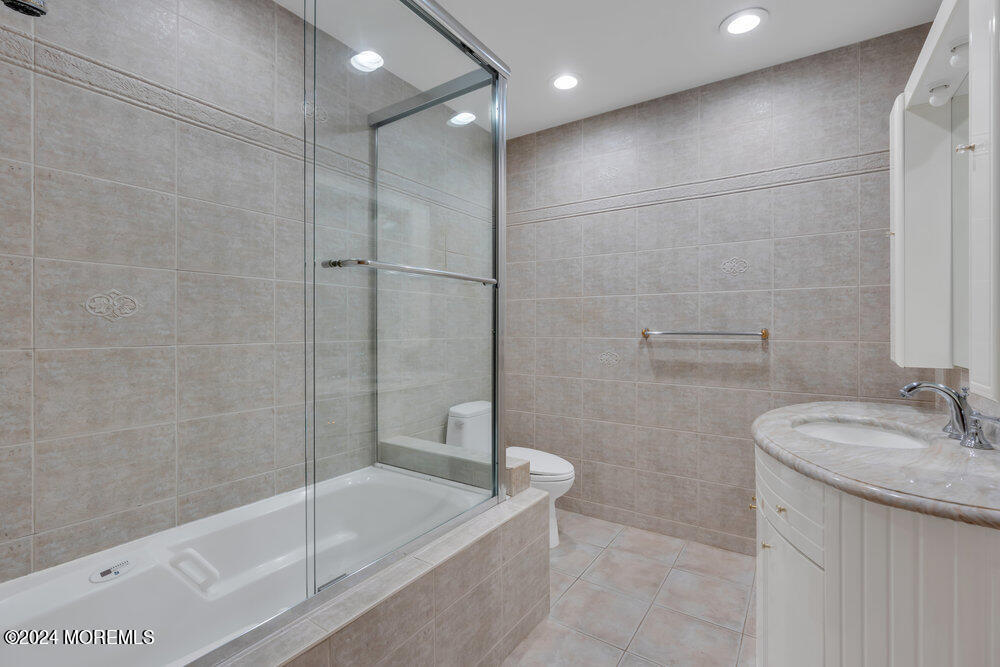 39 Seven Oaks Circle, Holmdel, NJ, 07733 image 18