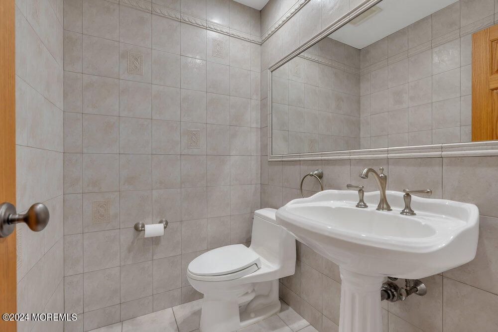 39 Seven Oaks Circle, Holmdel, NJ, 07733 image 20