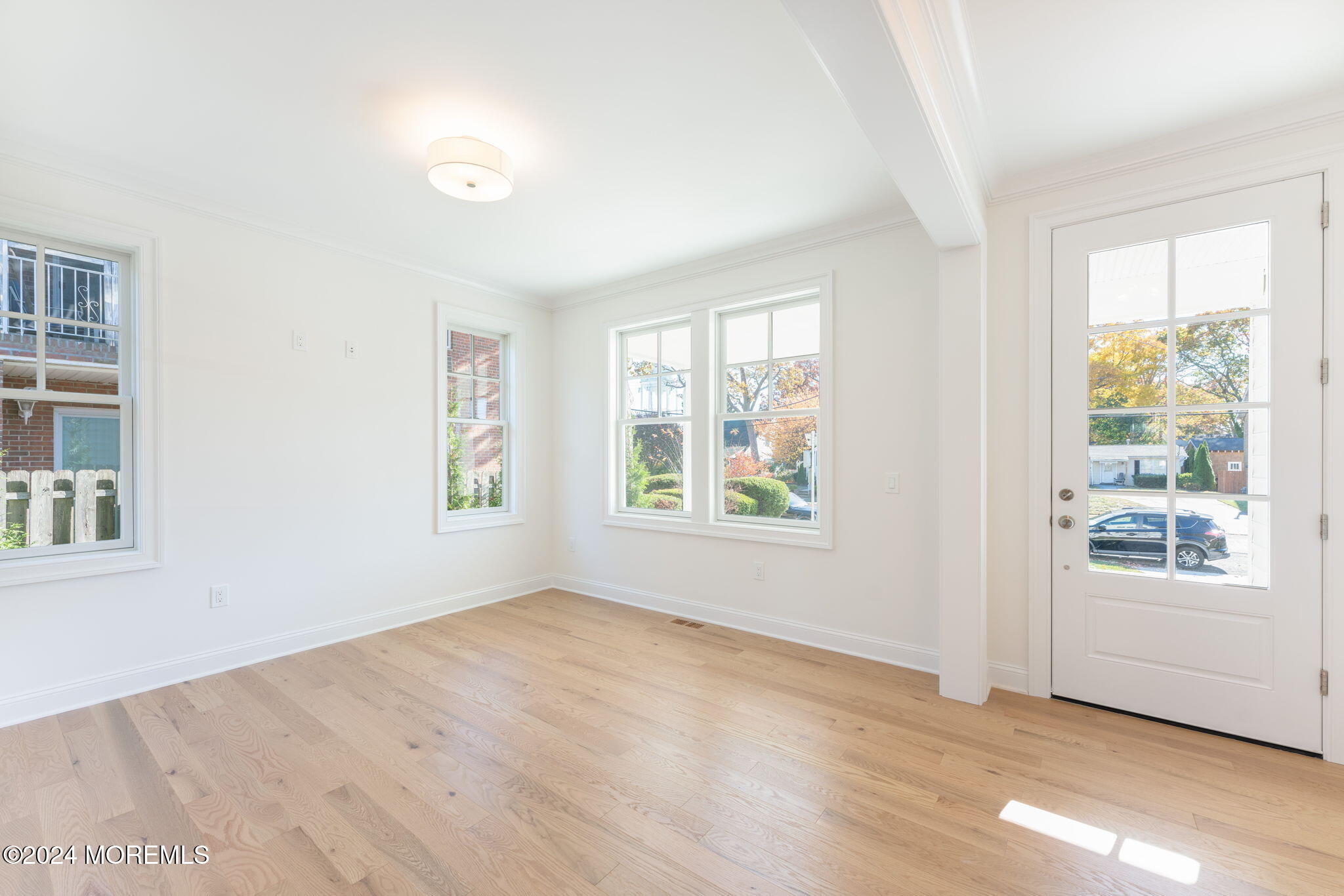 564 Monmouth Avenue Image 3