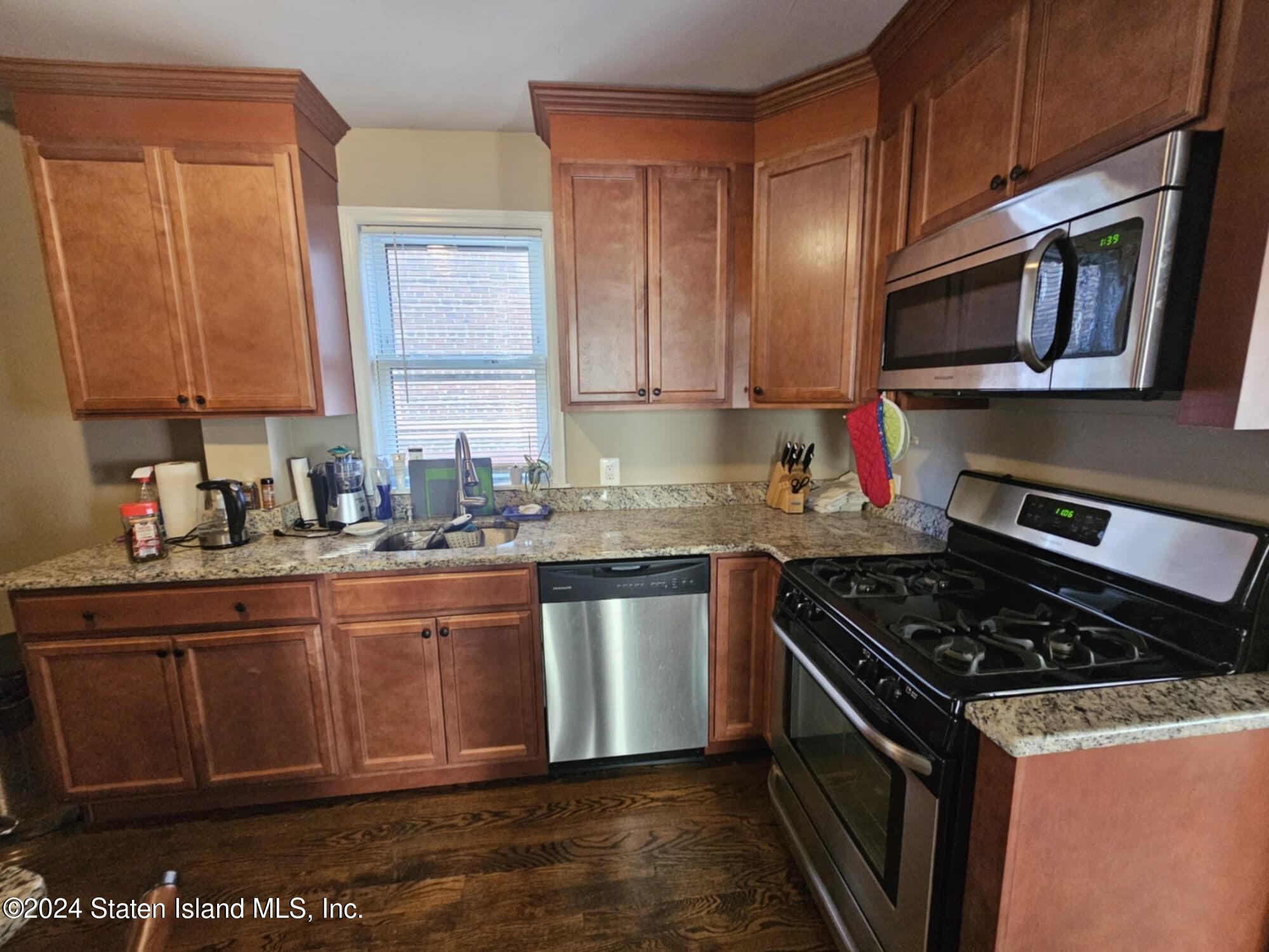 414 Castleton Avenue, Staten Island, NY, 10301 image 12