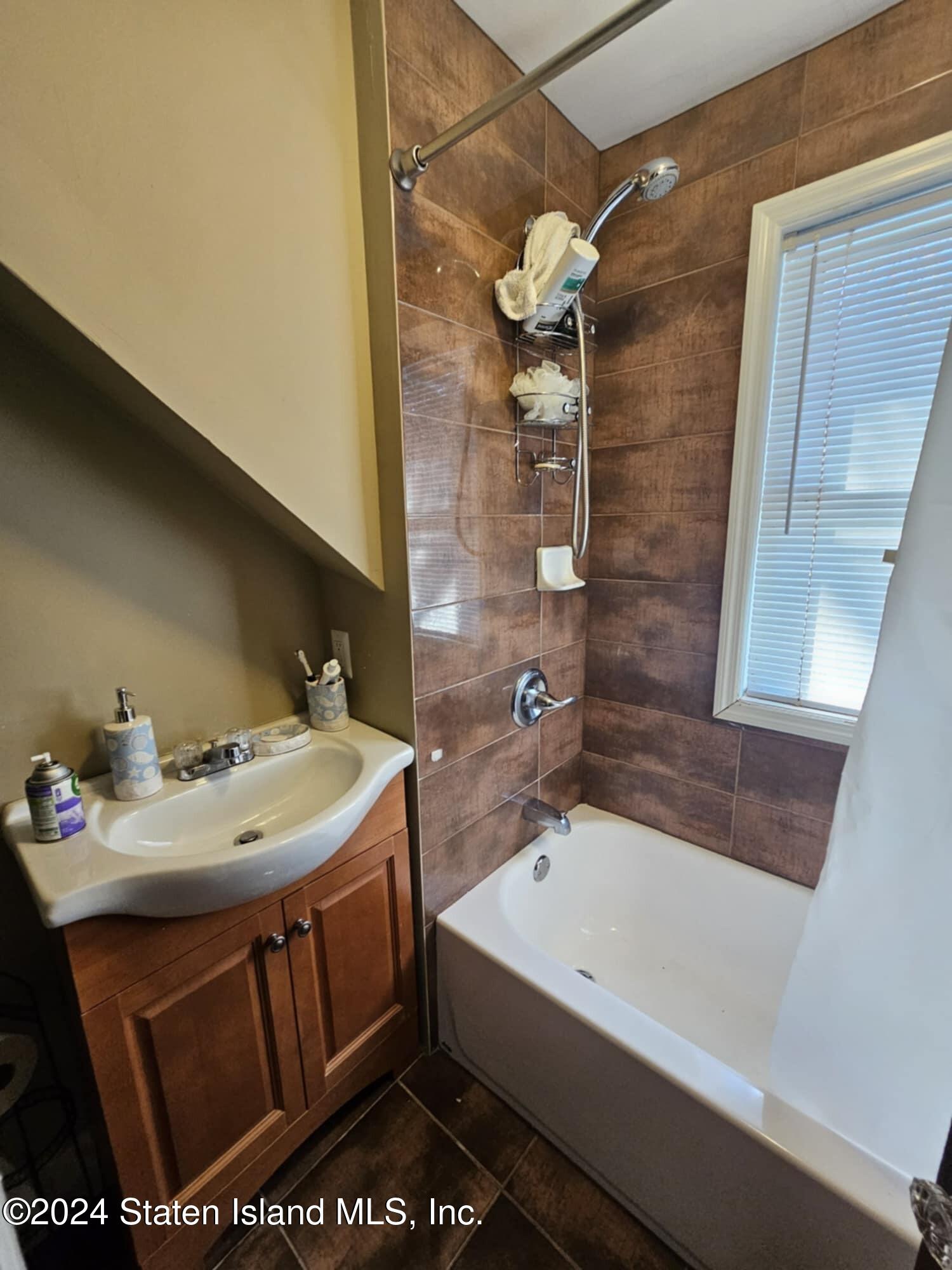 414 Castleton Avenue, Staten Island, NY, 10301 image 21