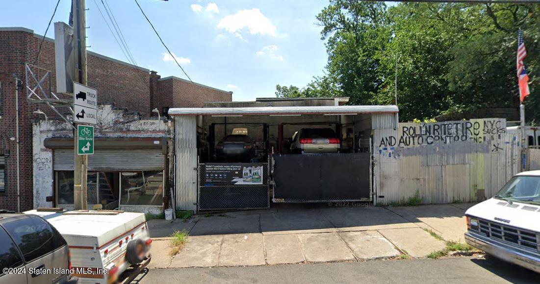 290 Broad Street Image 1