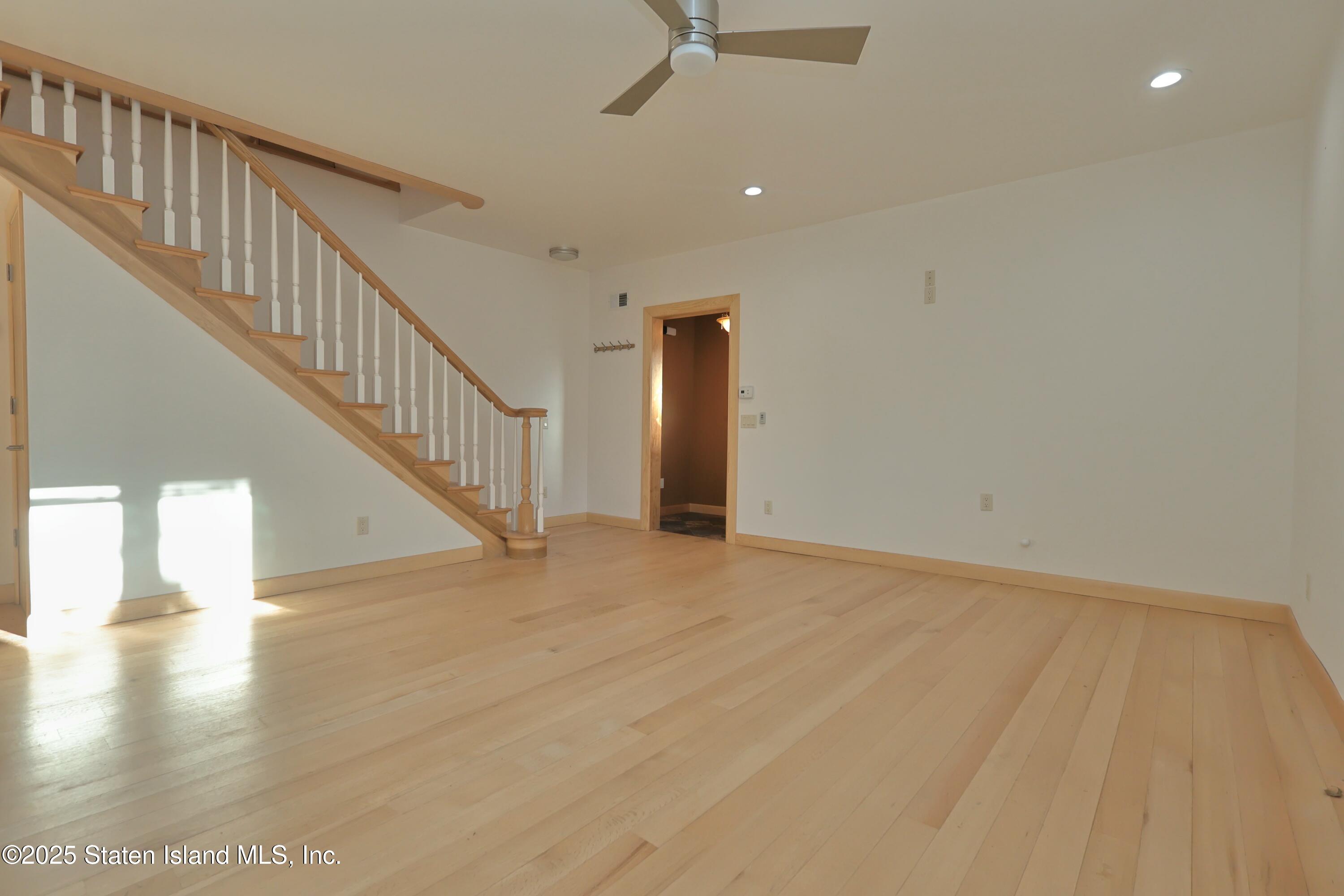 81 Robin Road, Staten Island, NY, 10305 image 6