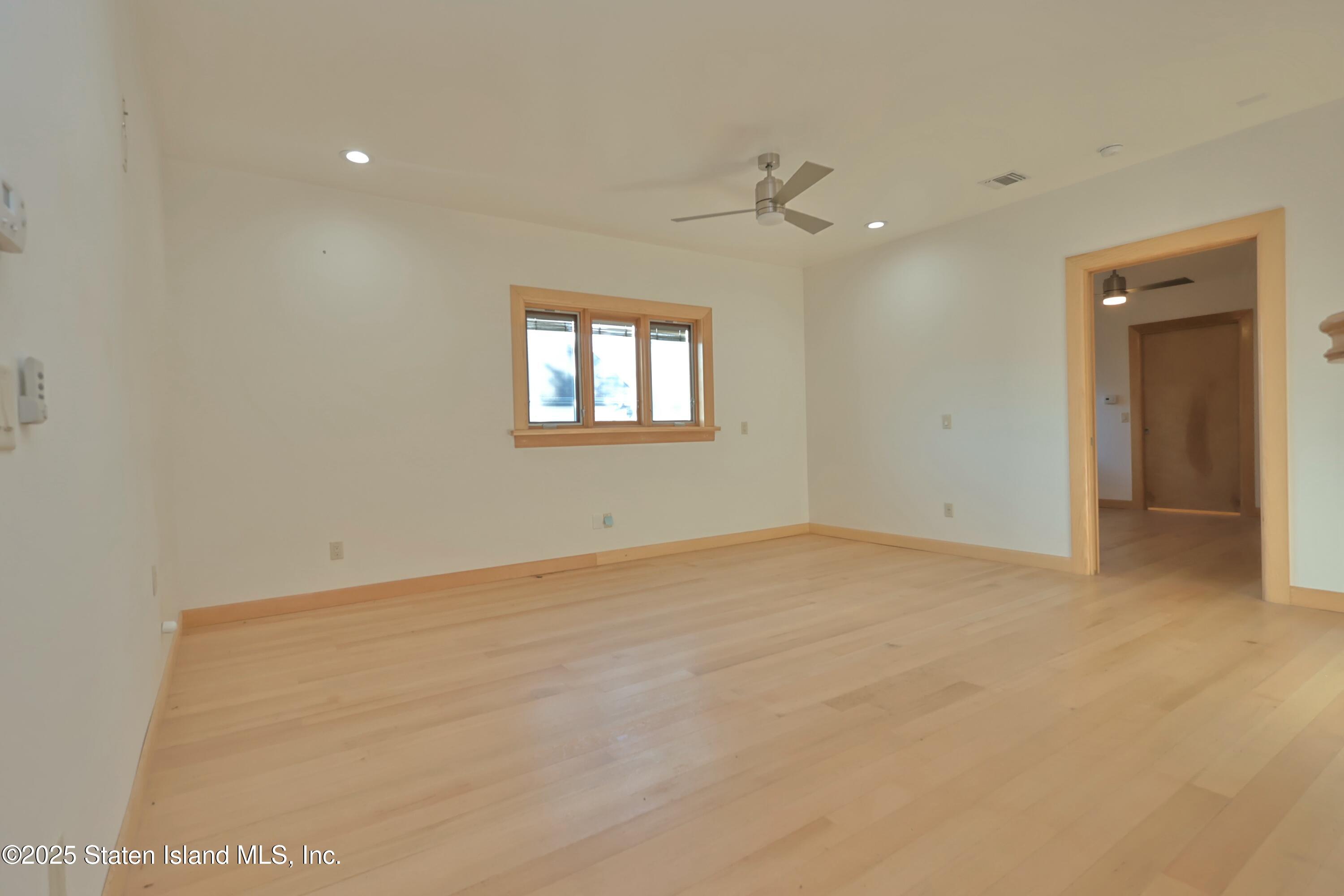 81 Robin Road, Staten Island, NY, 10305 image 8