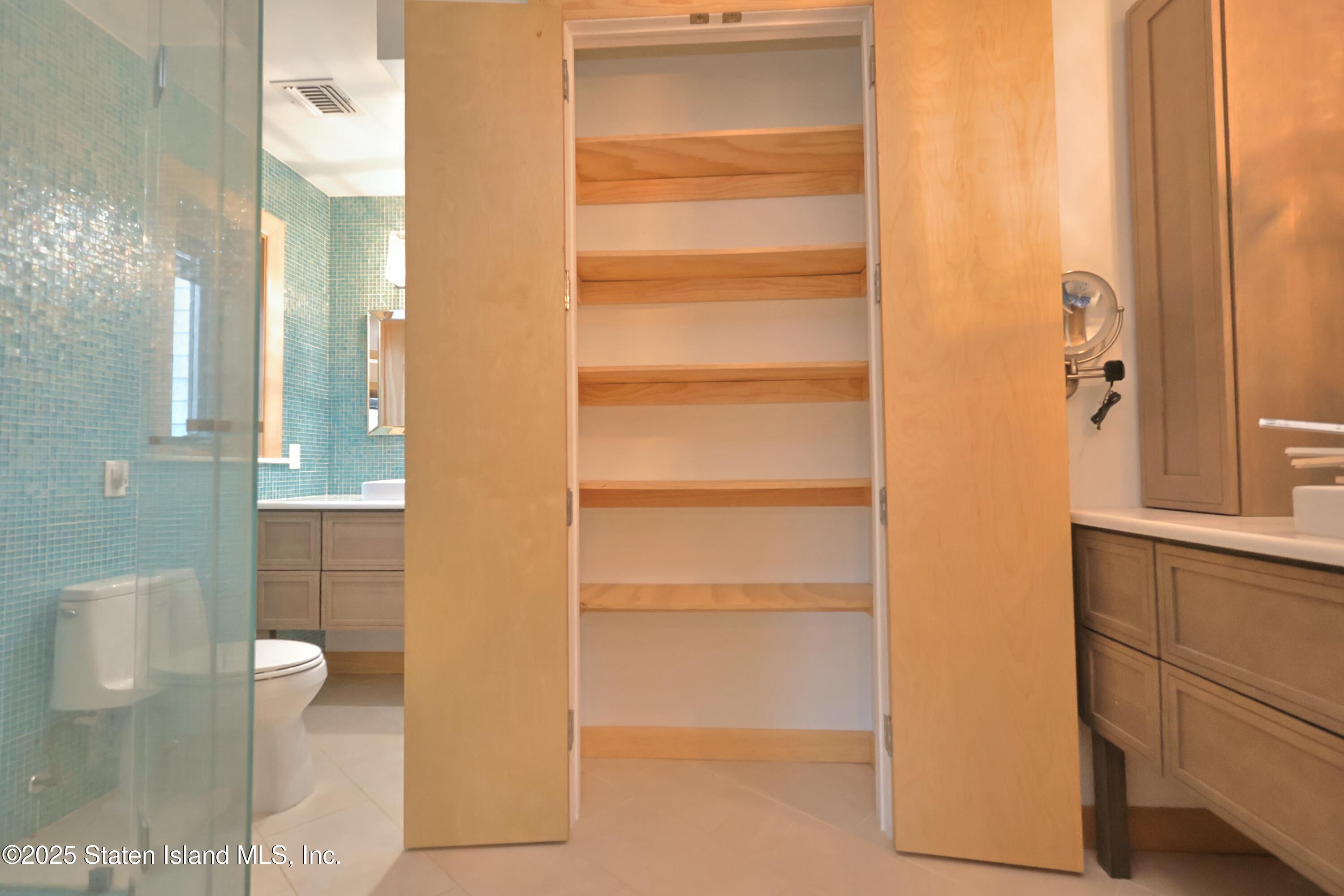 81 Robin Road, Staten Island, NY, 10305 image 12