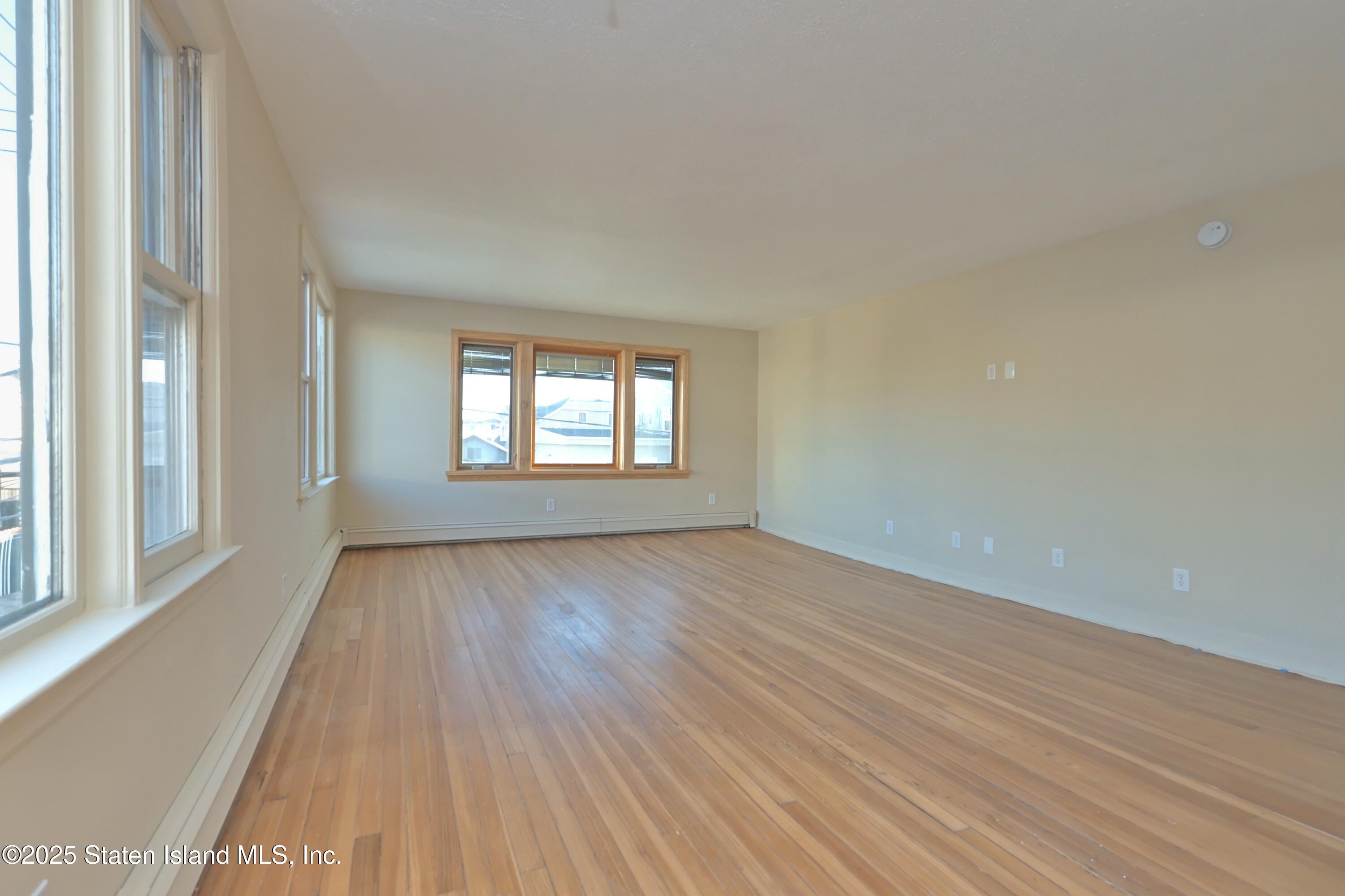 81 Robin Road, Staten Island, NY, 10305 image 14