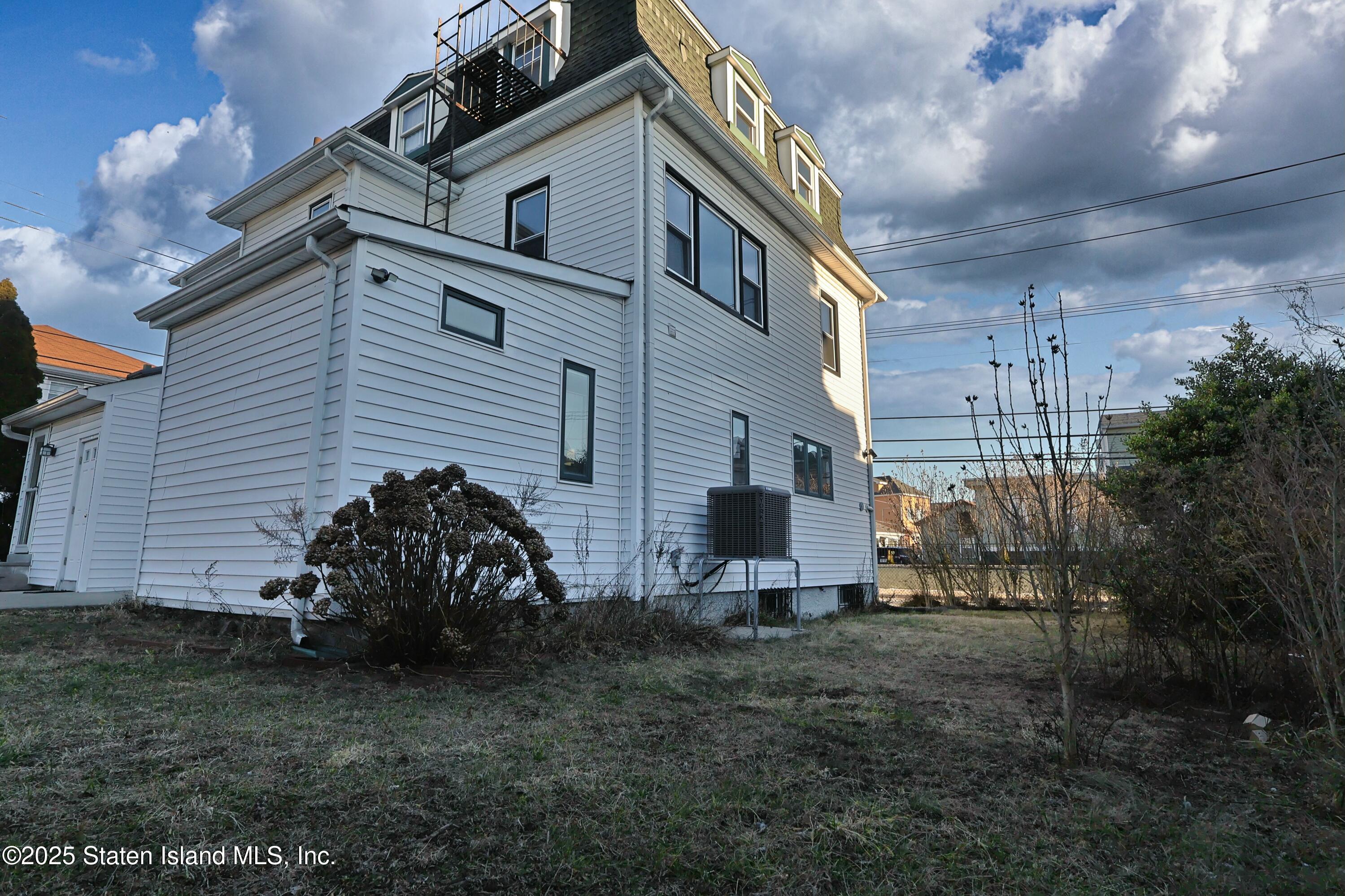 81 Robin Road, Staten Island, NY, 10305 image 33