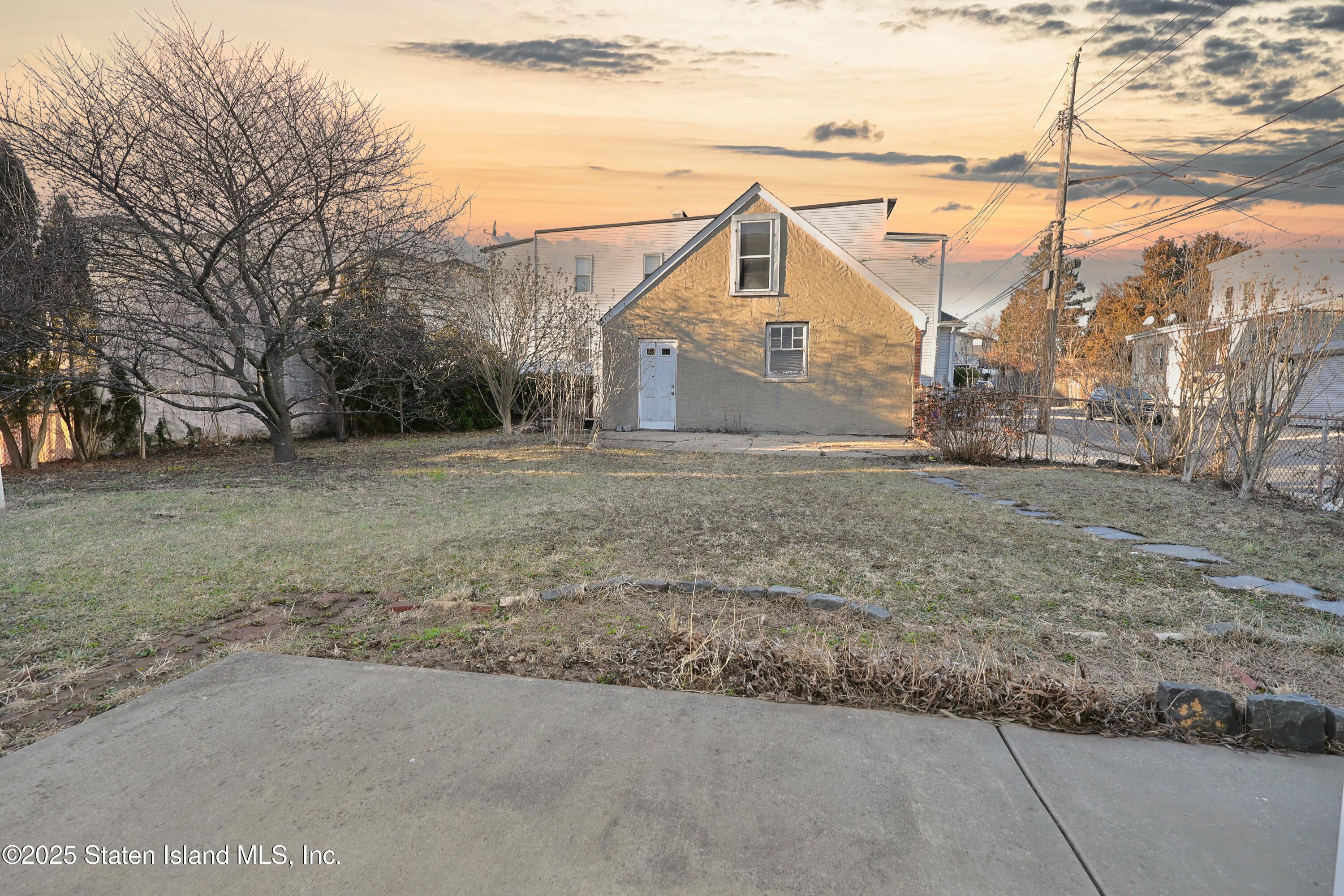 81 Robin Road, Staten Island, NY, 10305 image 36