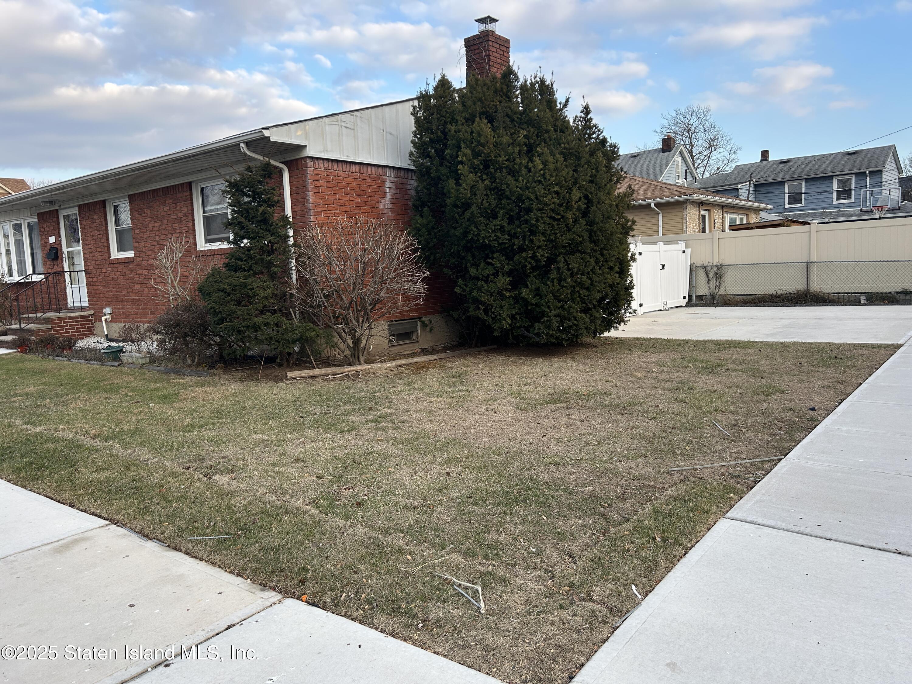 44 Finley Avenue, Staten Island, NY, 10306