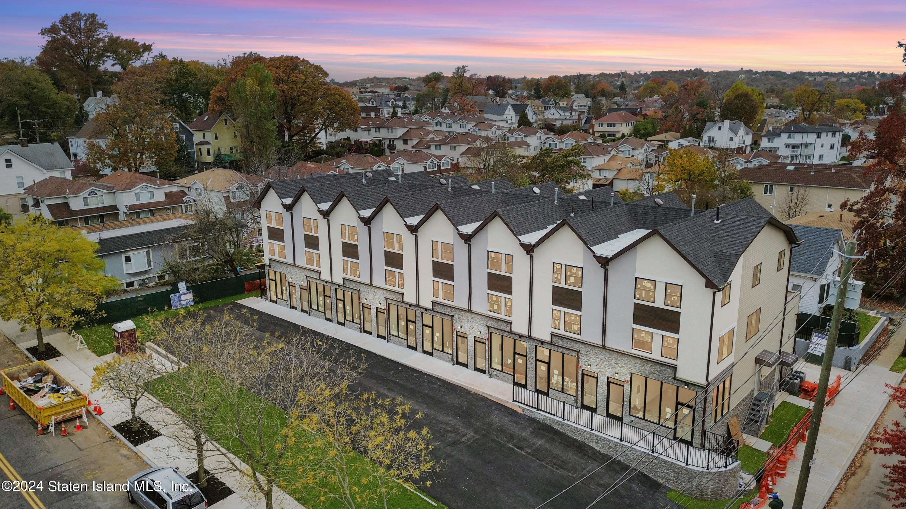 105 Fingerboard Road, Staten Island, NY, 10305