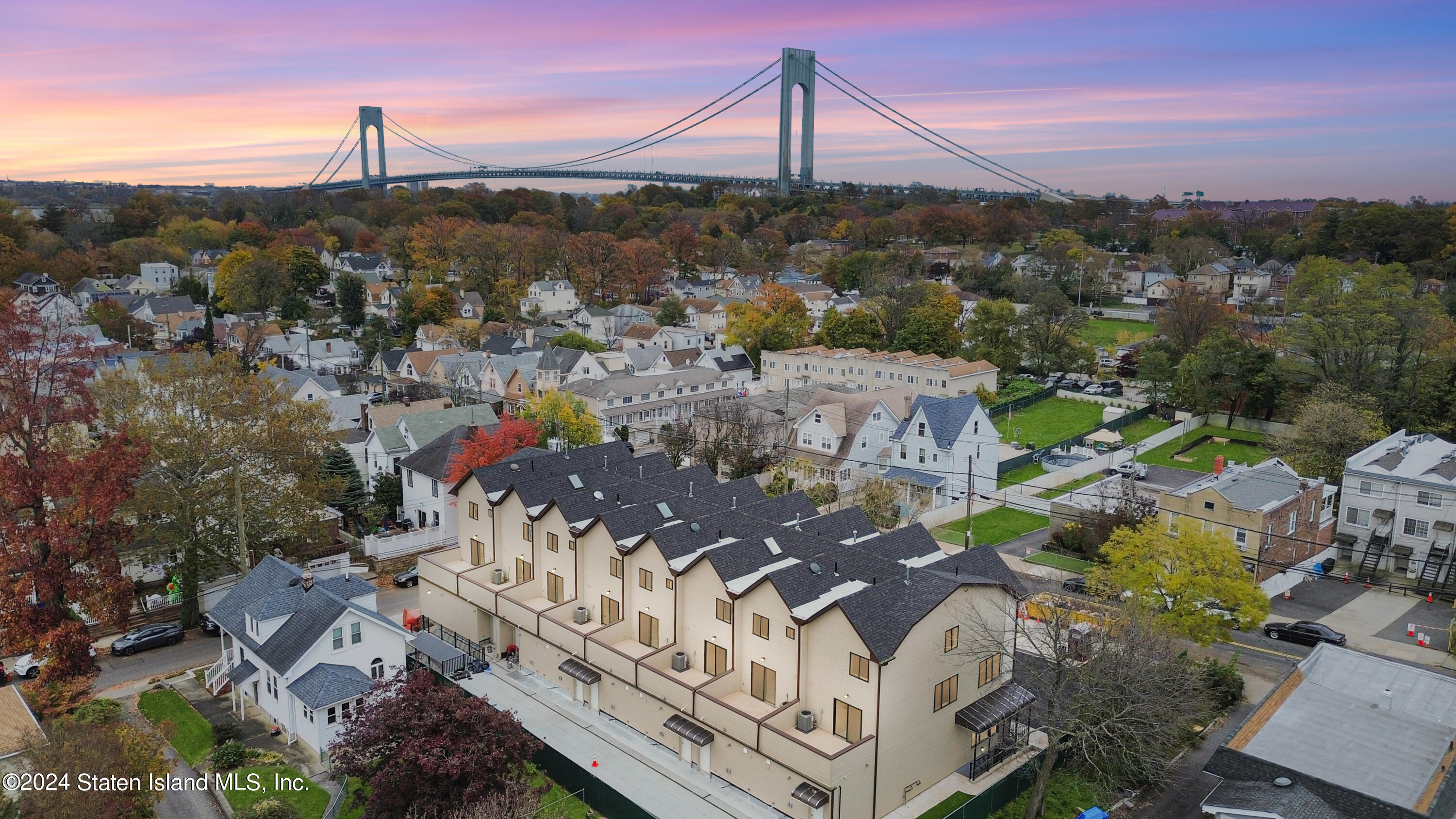 105 Fingerboard Road, Staten Island, NY, 10305