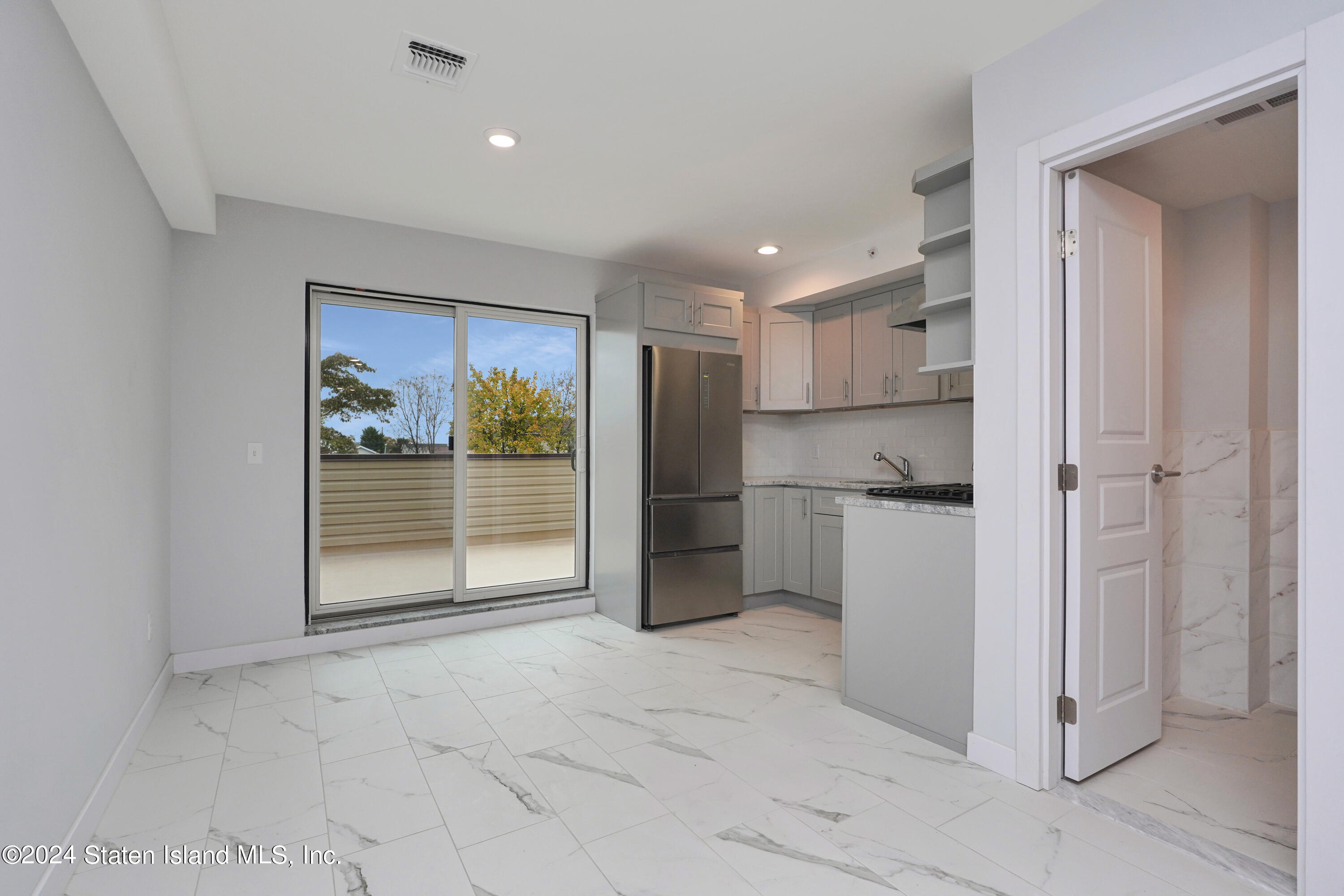 105 Fingerboard Road, Staten Island, NY, 10305 image 22