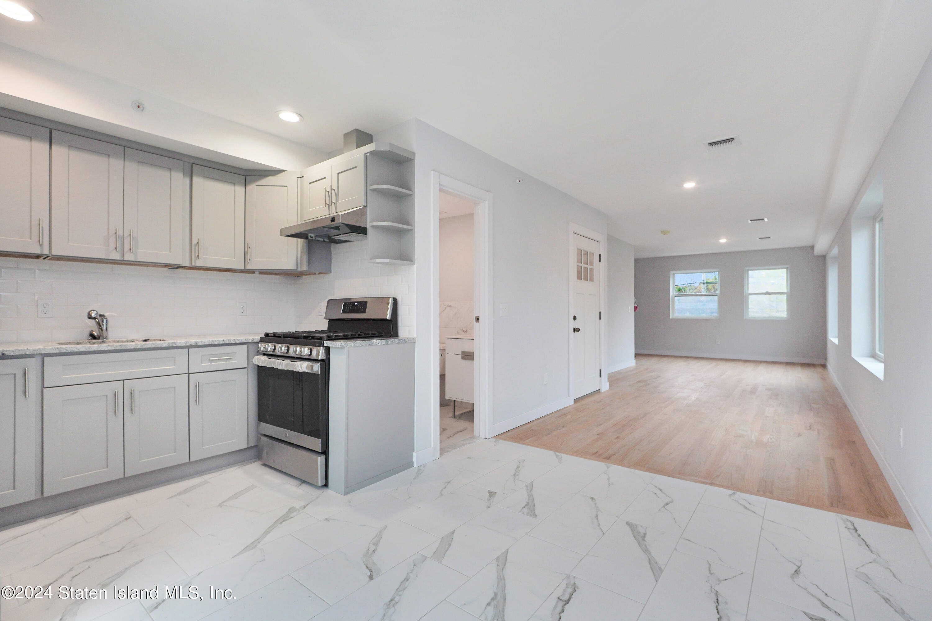 105 Fingerboard Road, Staten Island, NY, 10305 image 24