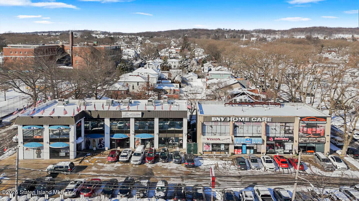 2351 Hylan Boulevard Image 4