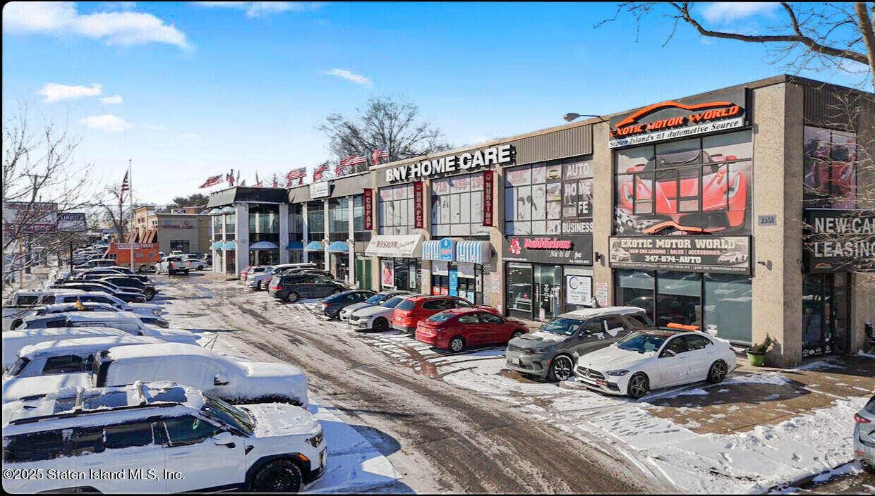 2351 Hylan Boulevard Image 3