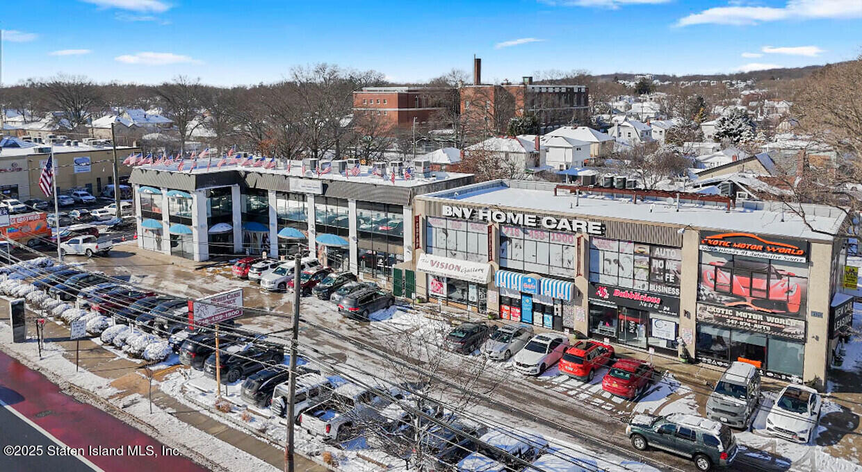 2351 Hylan Boulevard Image 1