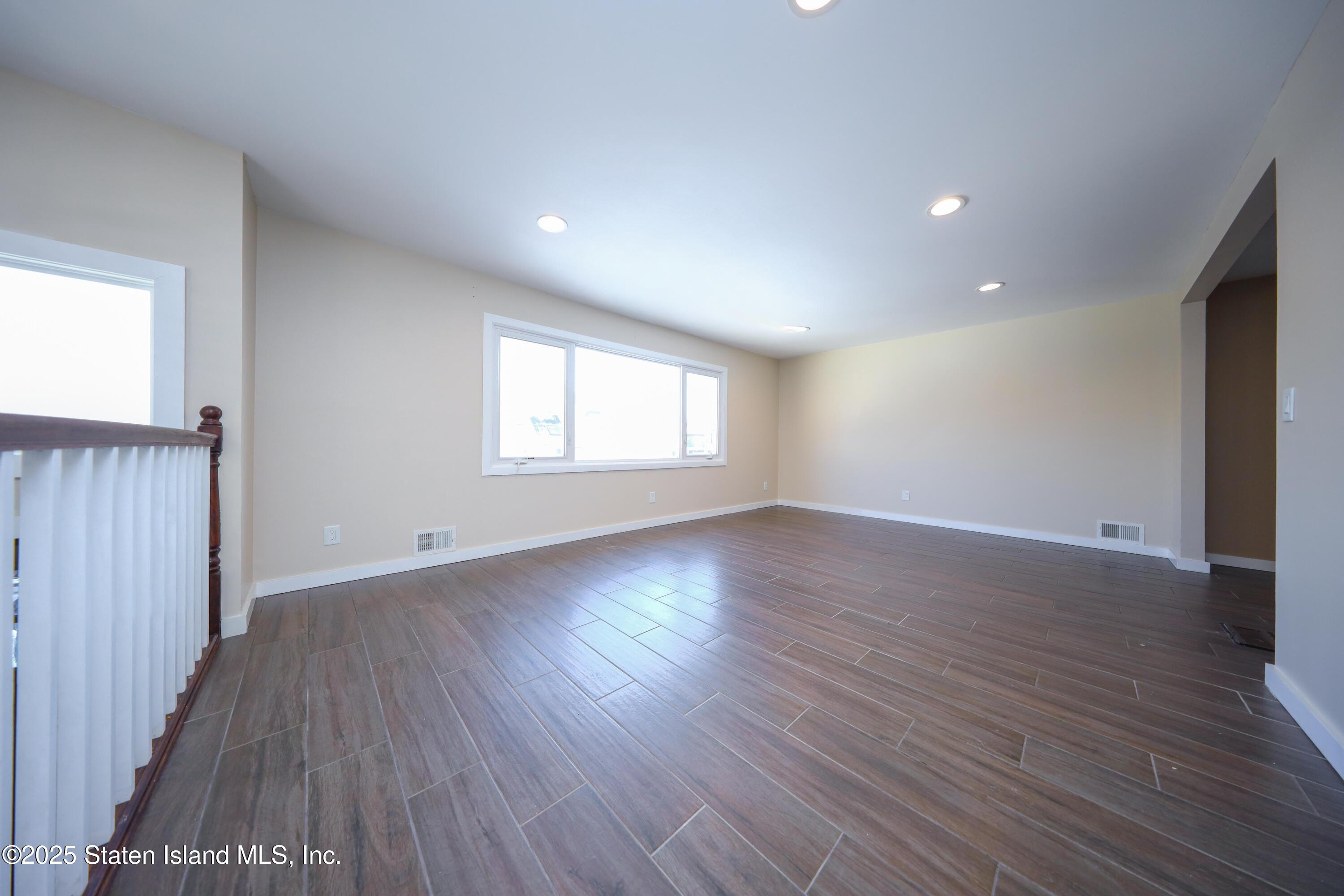 117 Milton Avenue, Staten Island, NY, 10306