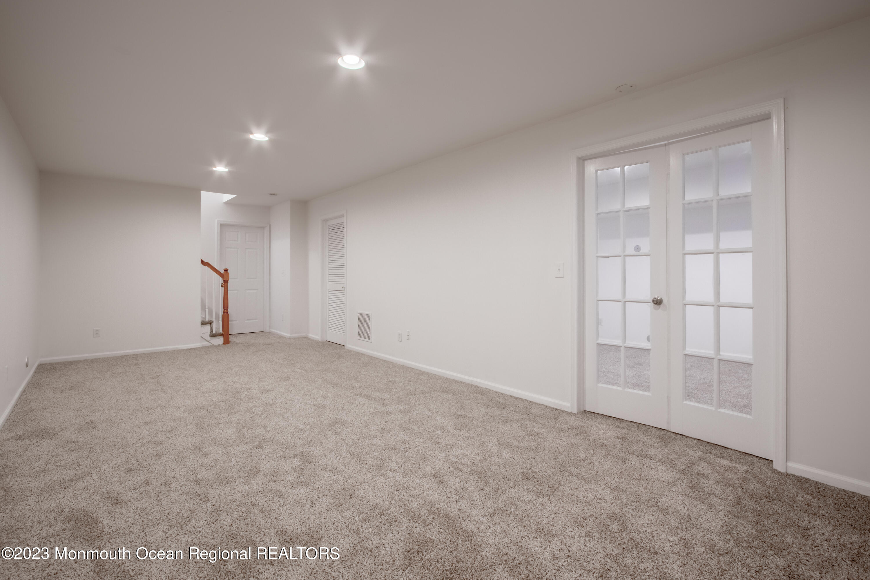 98 S Shore Drive, South Amboy, NJ, 08879 image 25