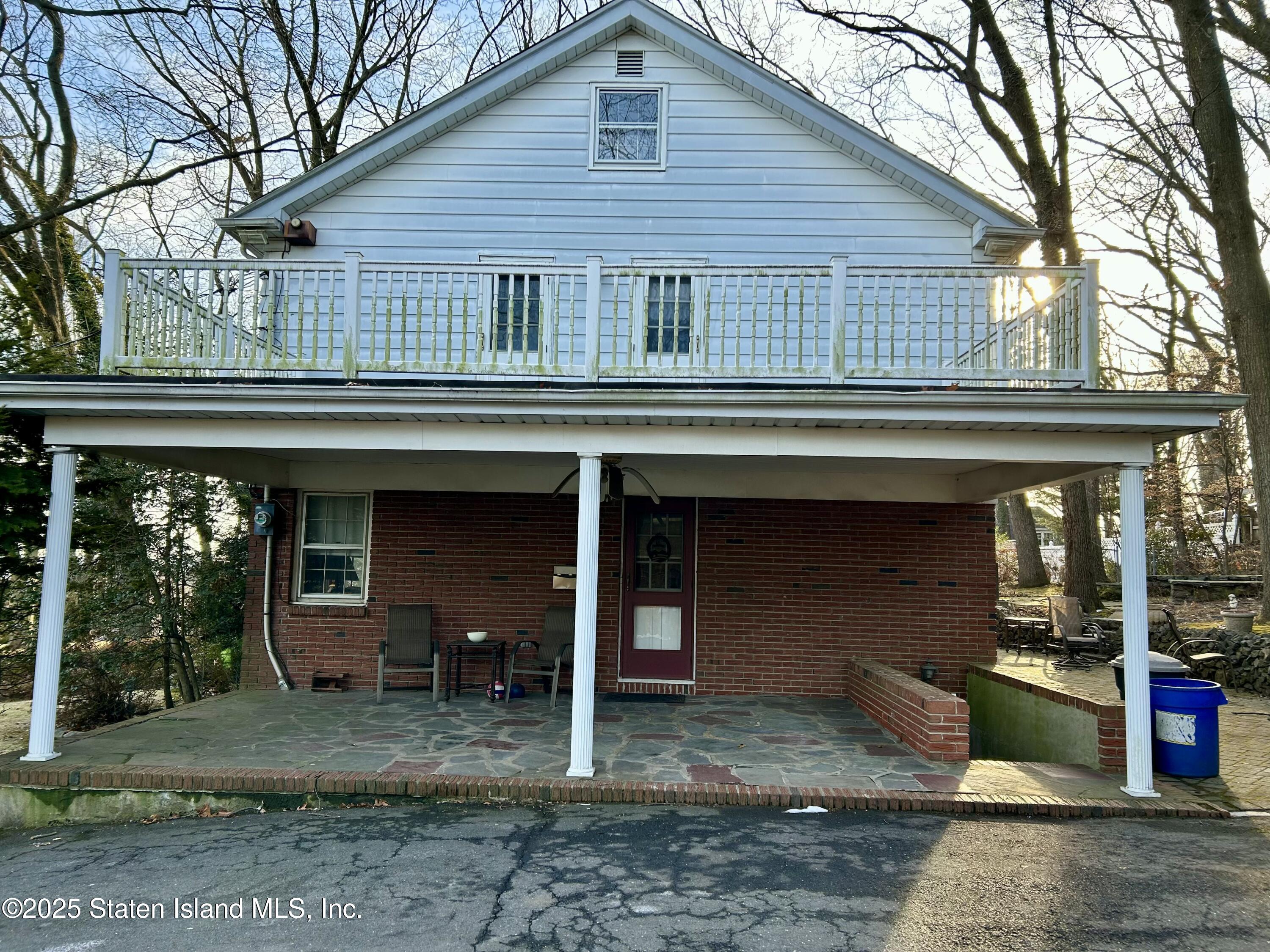 16 Holsman Road, Staten Island, NY, 10301