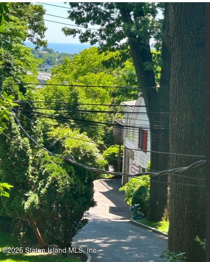 16 Holsman Road, Staten Island, NY, 10301