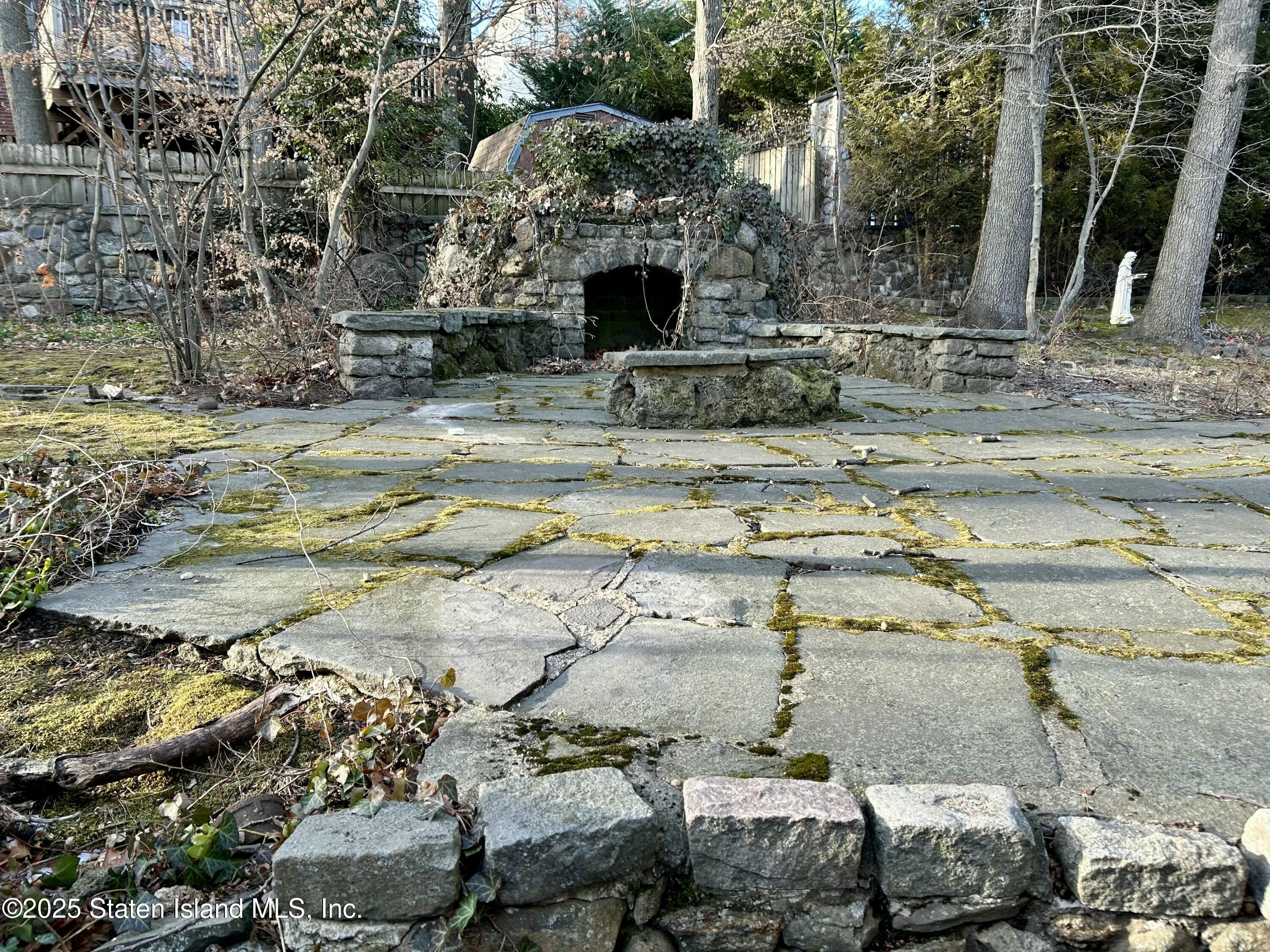 16 Holsman Road, Staten Island, NY, 10301