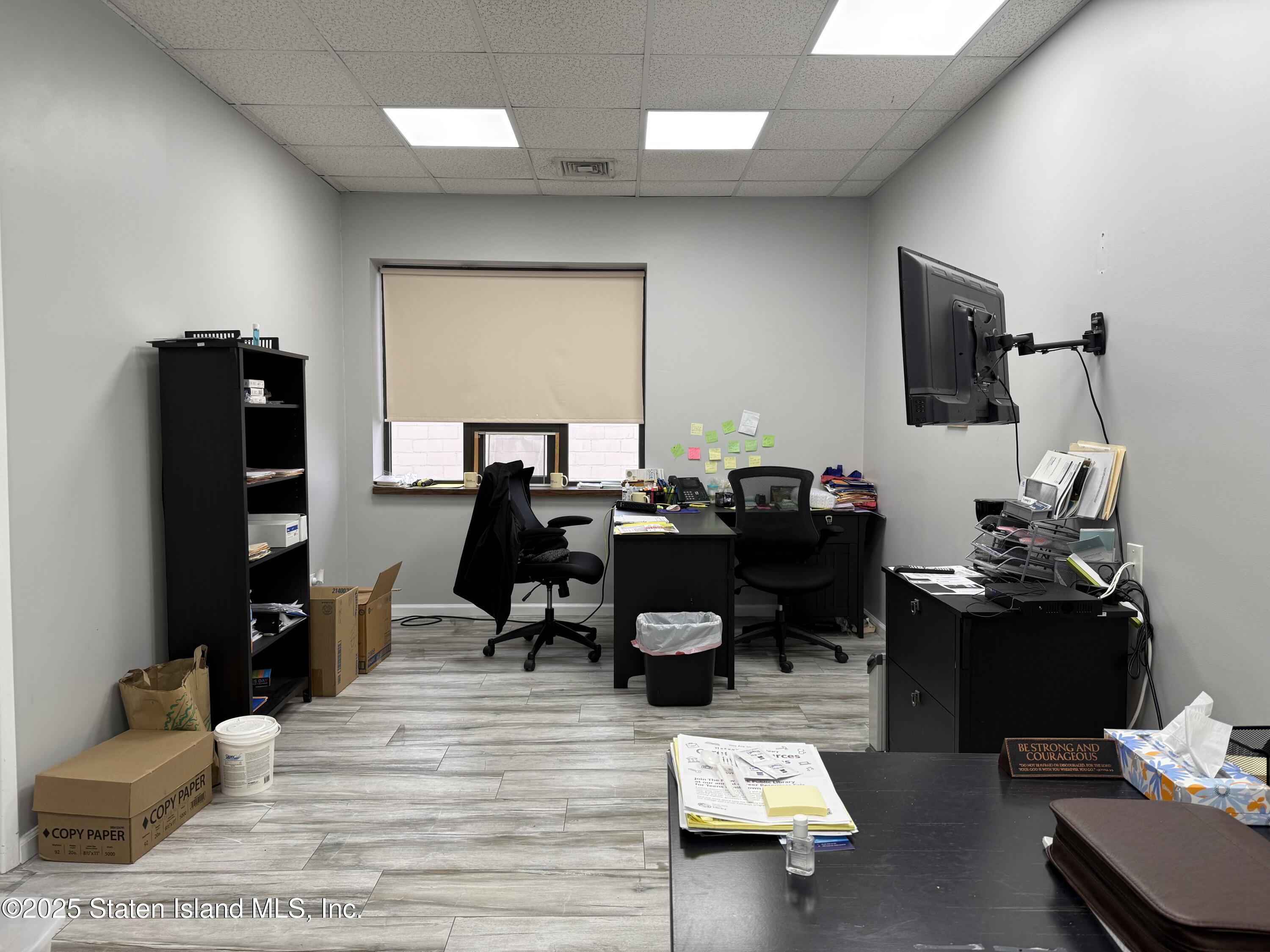 2015 Forest Avenue C4 Image 3