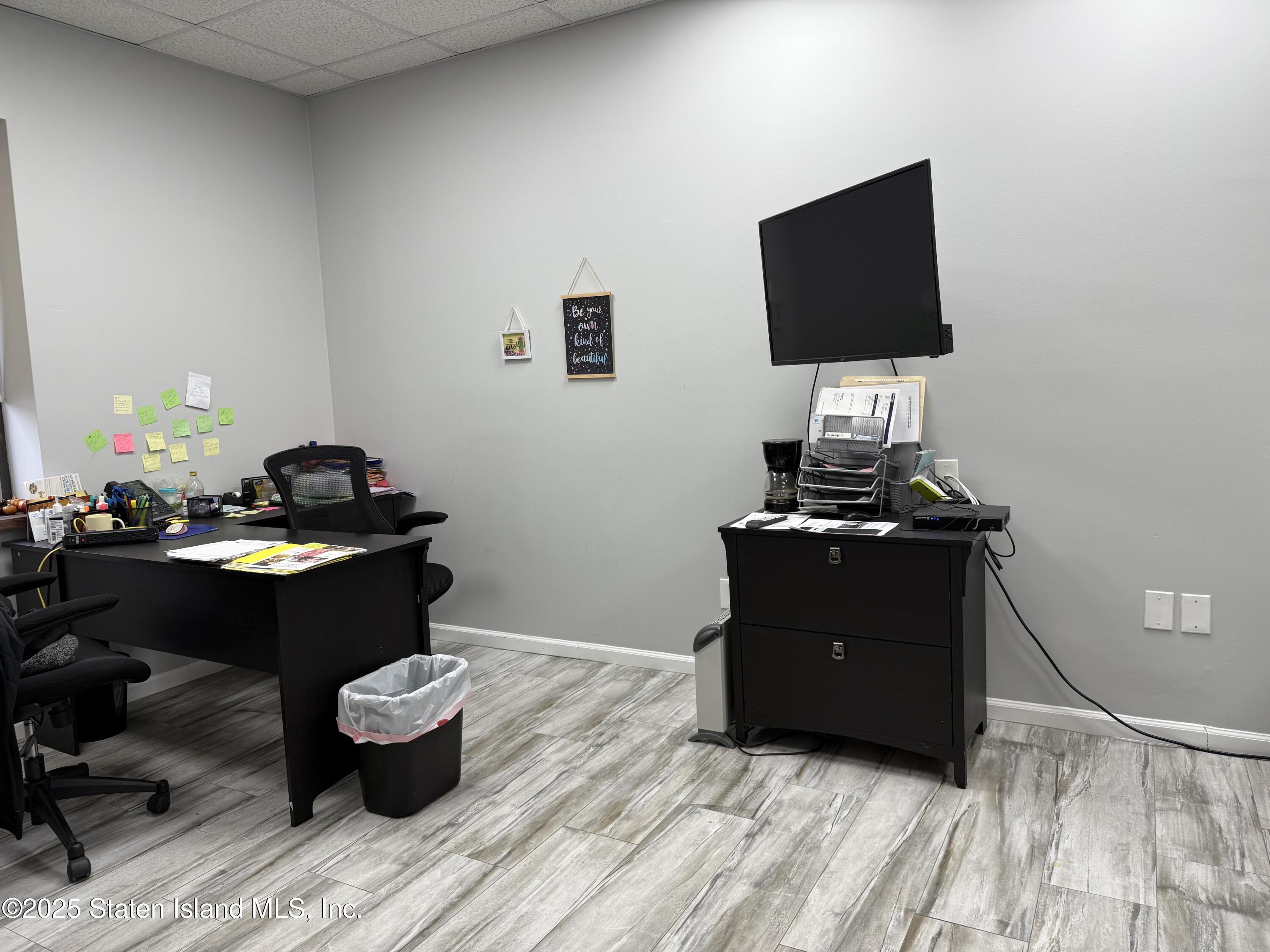 2015 Forest Avenue C4 Image 5