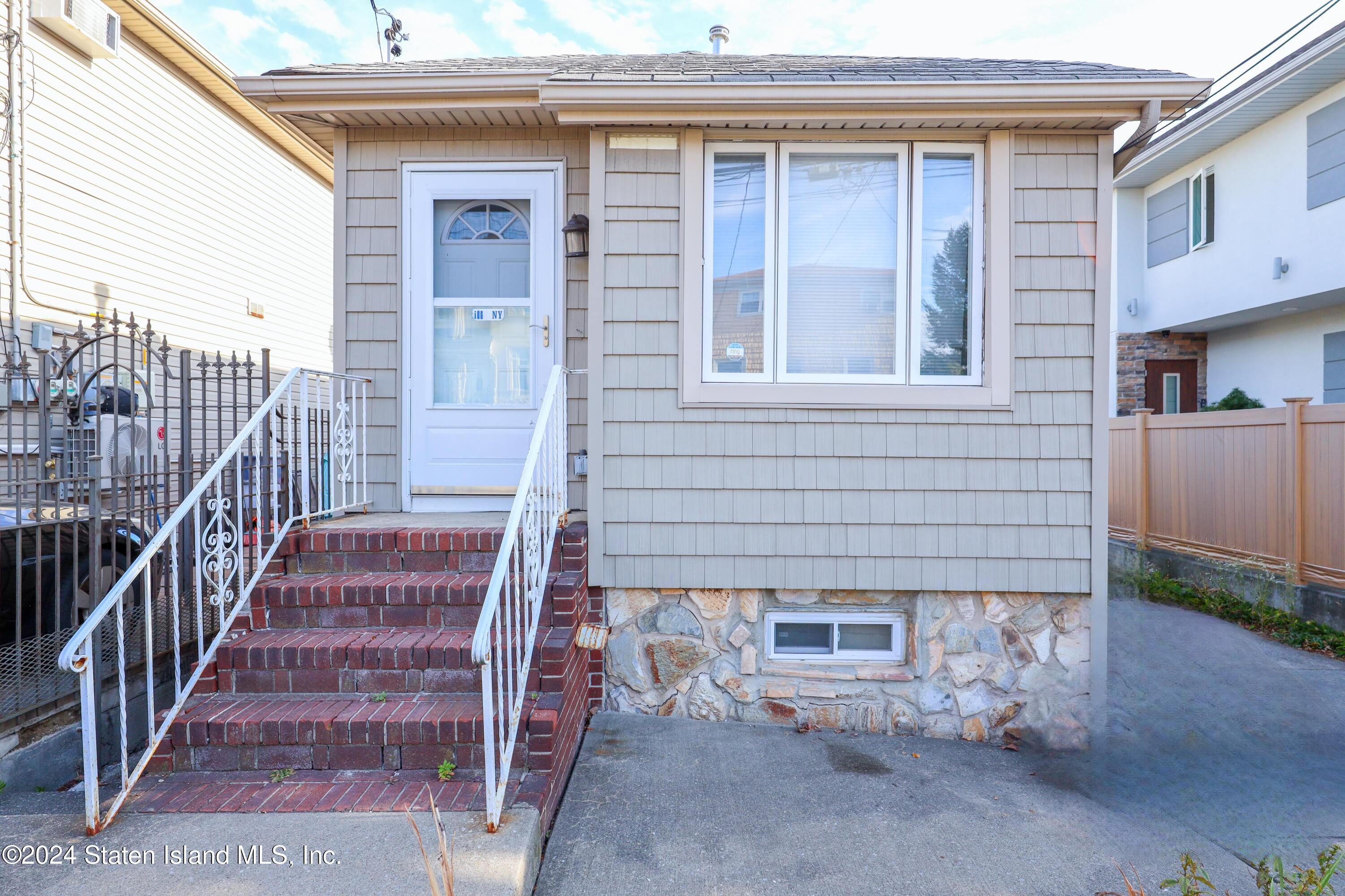 230 Weed Avenue, Staten Island, NY, 10306