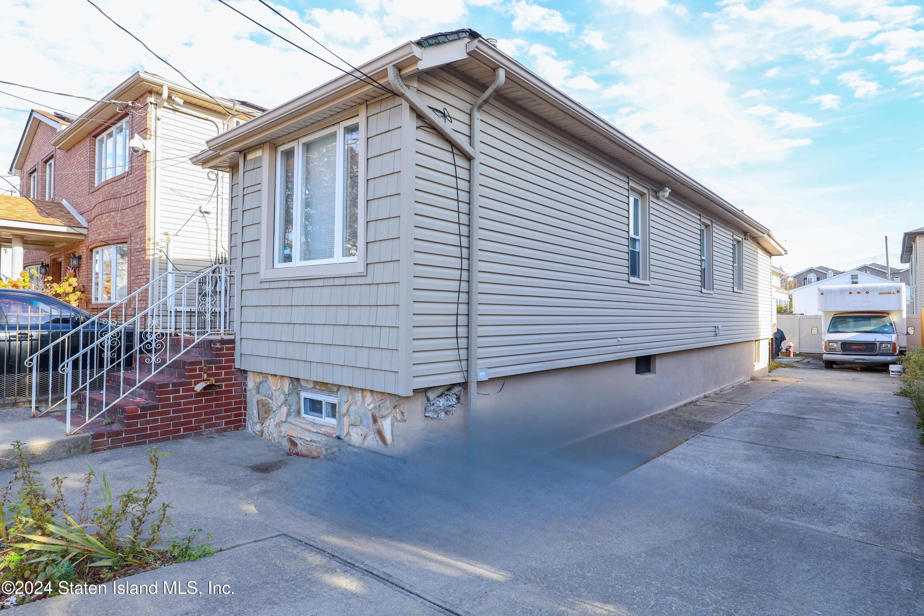 230 Weed Avenue, Staten Island, NY, 10306