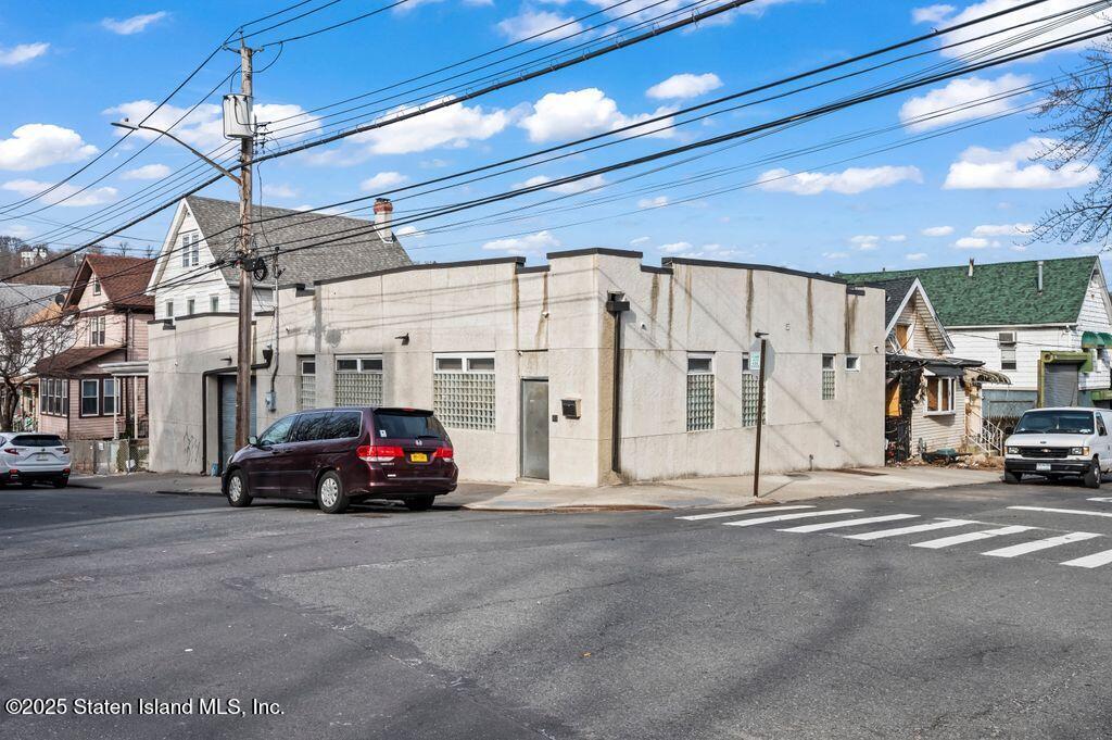85 Tompkins Street Image 2