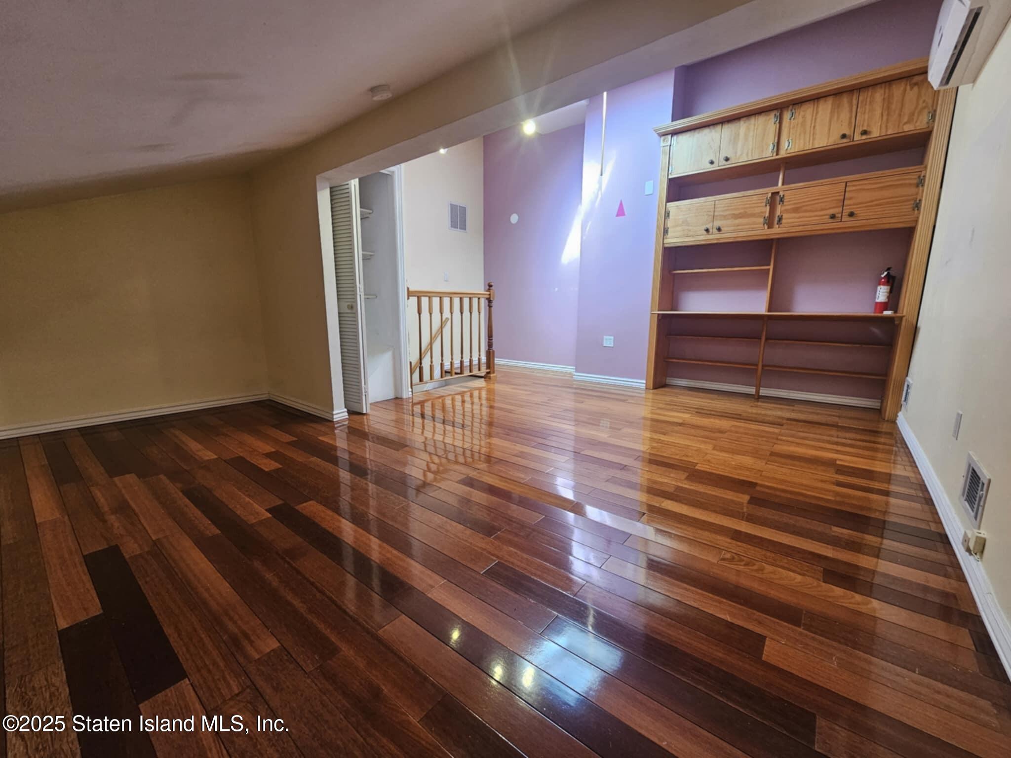 58 Selvin Loop, Staten Island, NY, 10303 image 16