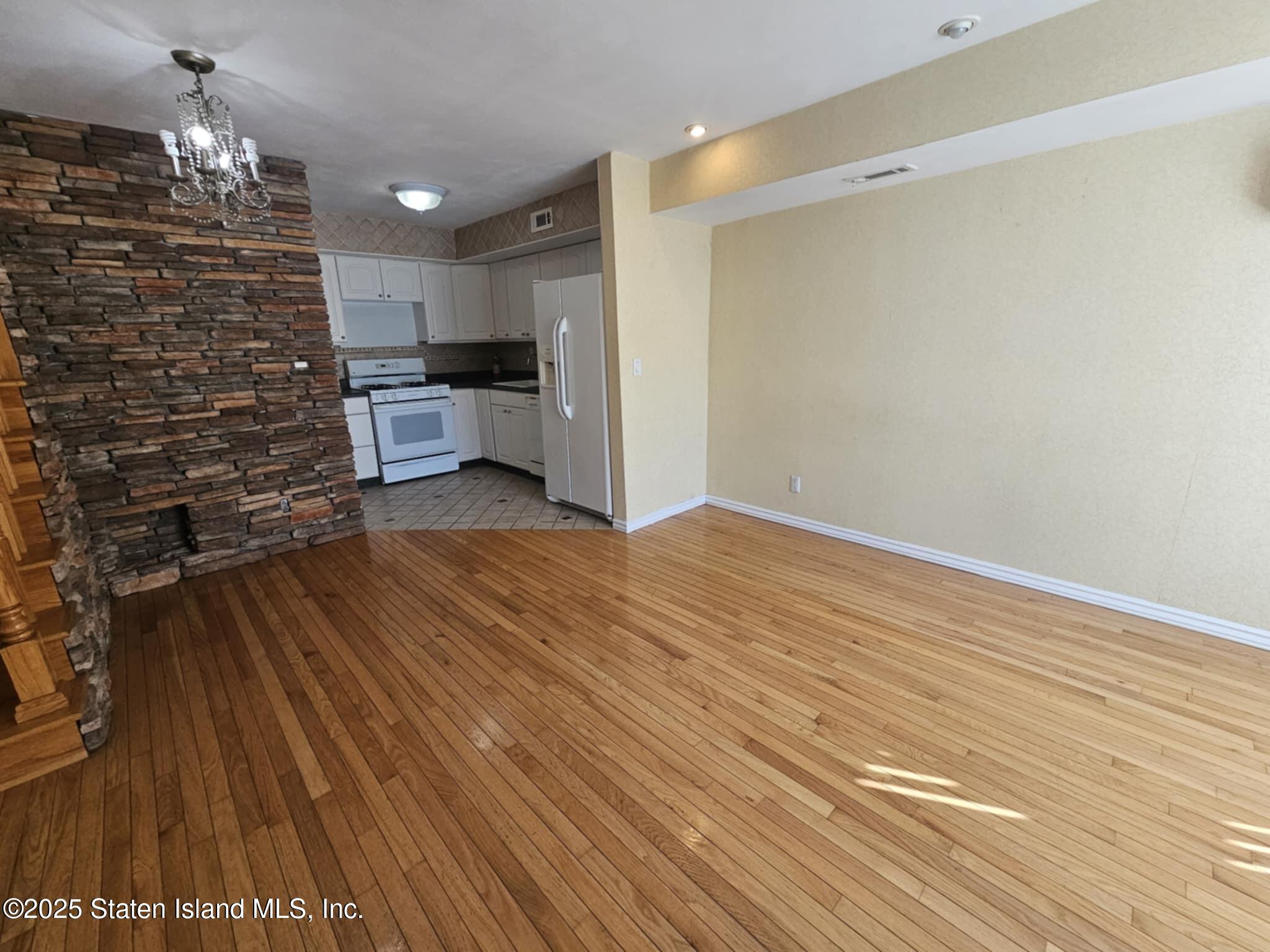 58 Selvin Loop, Staten Island, NY, 10303 image 7