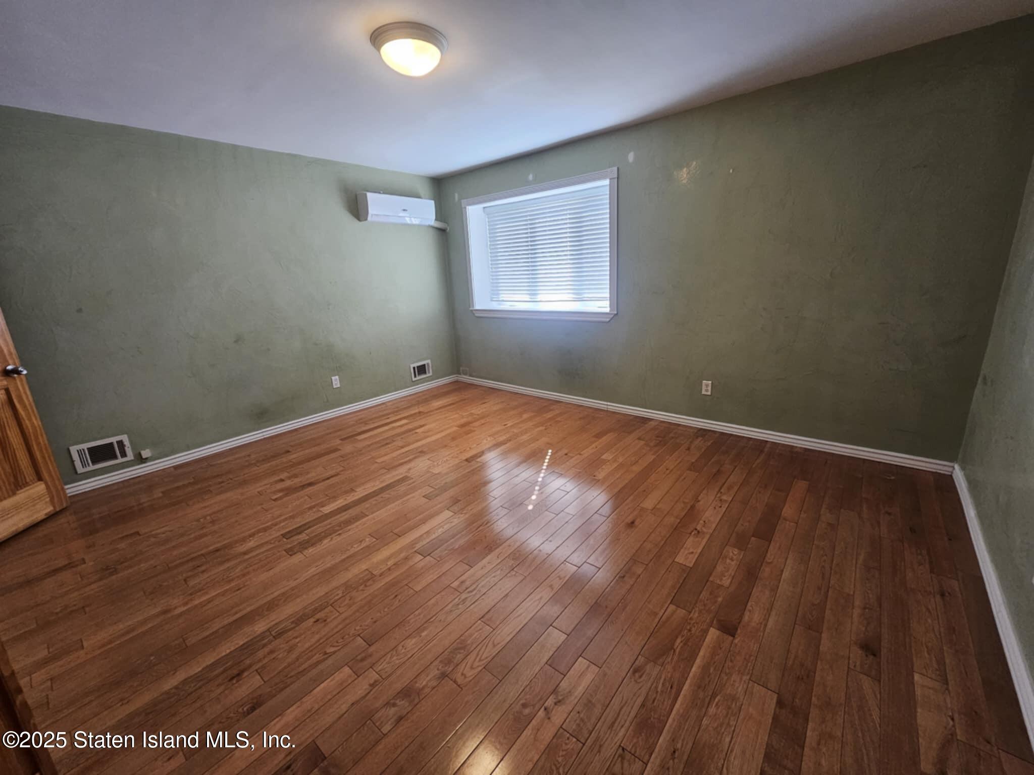 58 Selvin Loop, Staten Island, NY, 10303 image 12