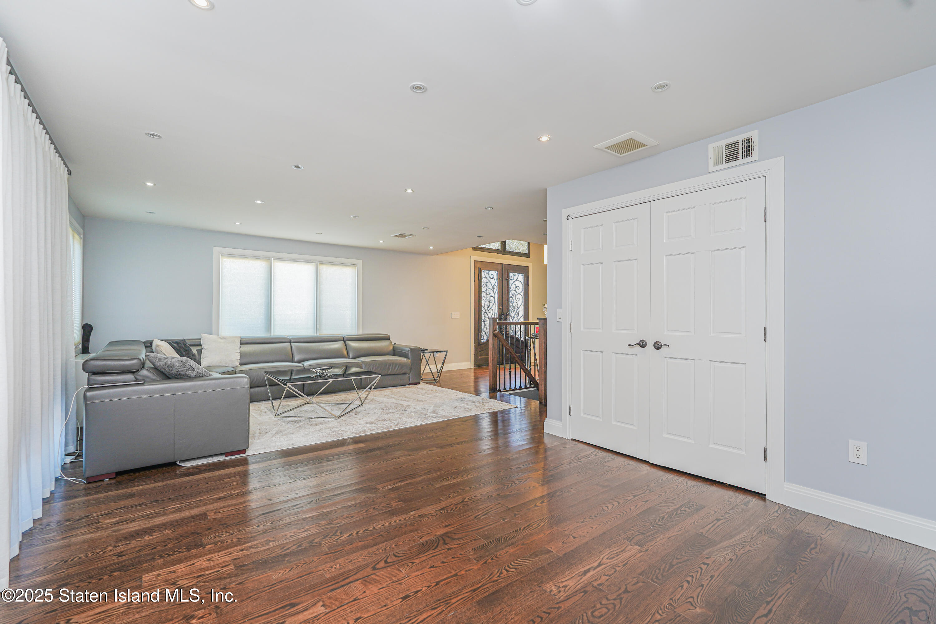 707 Hylan Boulevard, Staten Island, NY, 10305 image 8
