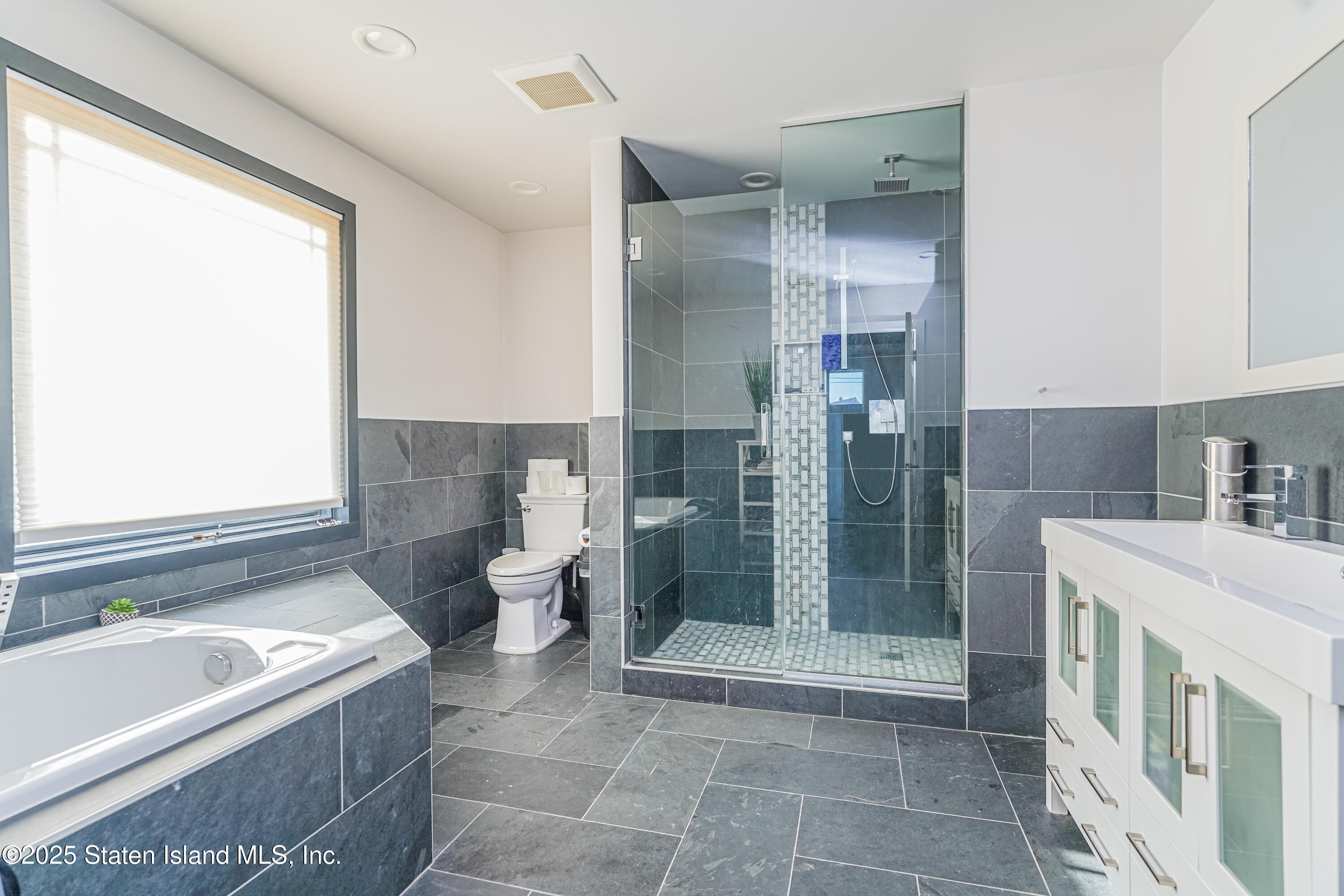 707 Hylan Boulevard, Staten Island, NY, 10305 image 32