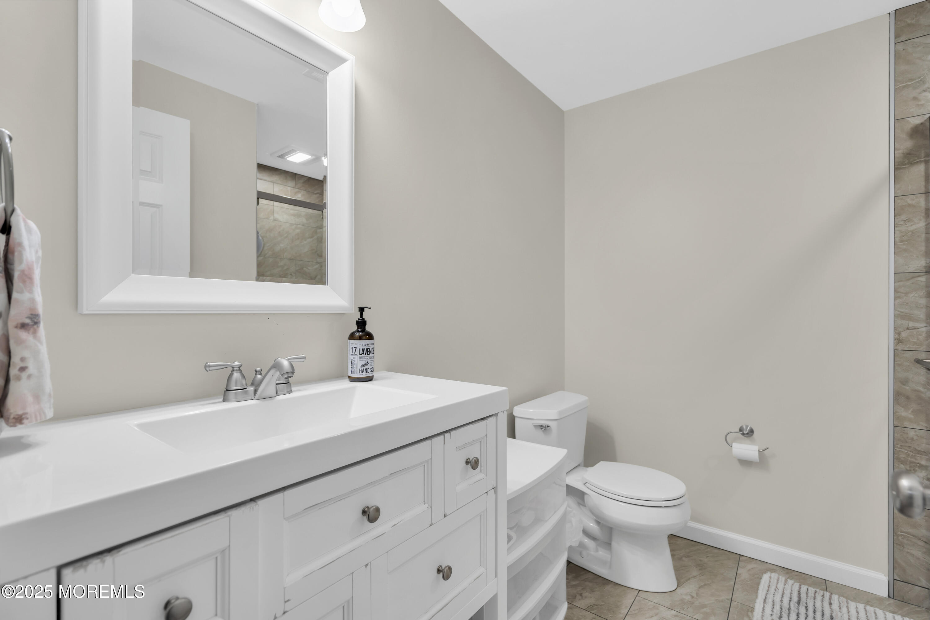 31 Stonehenge Court, Jackson, NJ, 08527 image 63